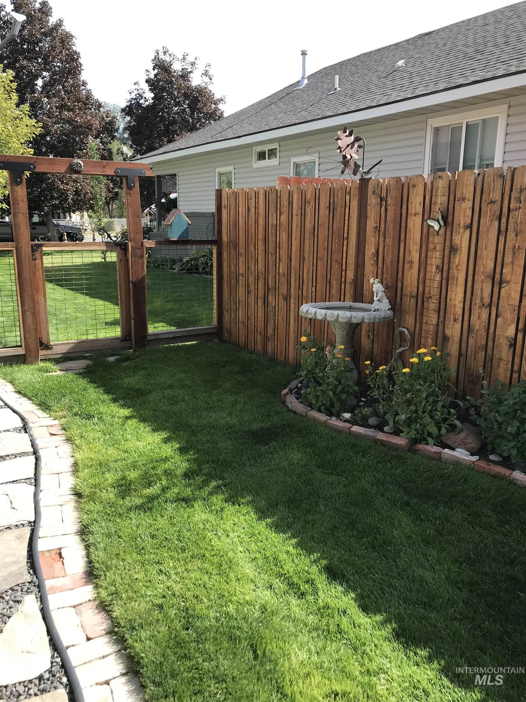 225 8th Ave North, Buhl, Idaho 83316, 3 Bedrooms, 1 Bathroom, Residential For Sale, Price $282,000, 98962448