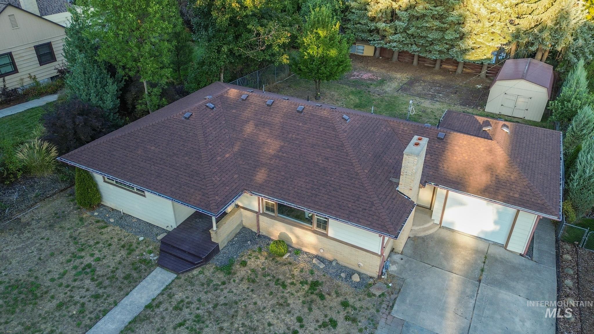 Aerial view of property and surrounding area