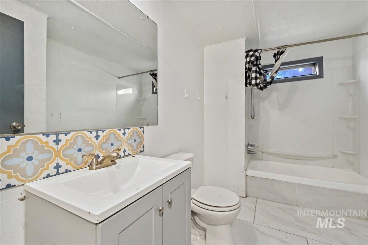 8647 W Antelope Ln, Boise, Idaho 83704, 2 Bedrooms, 1 Bathroom, Residential For Sale, Price $59,950, 98962507