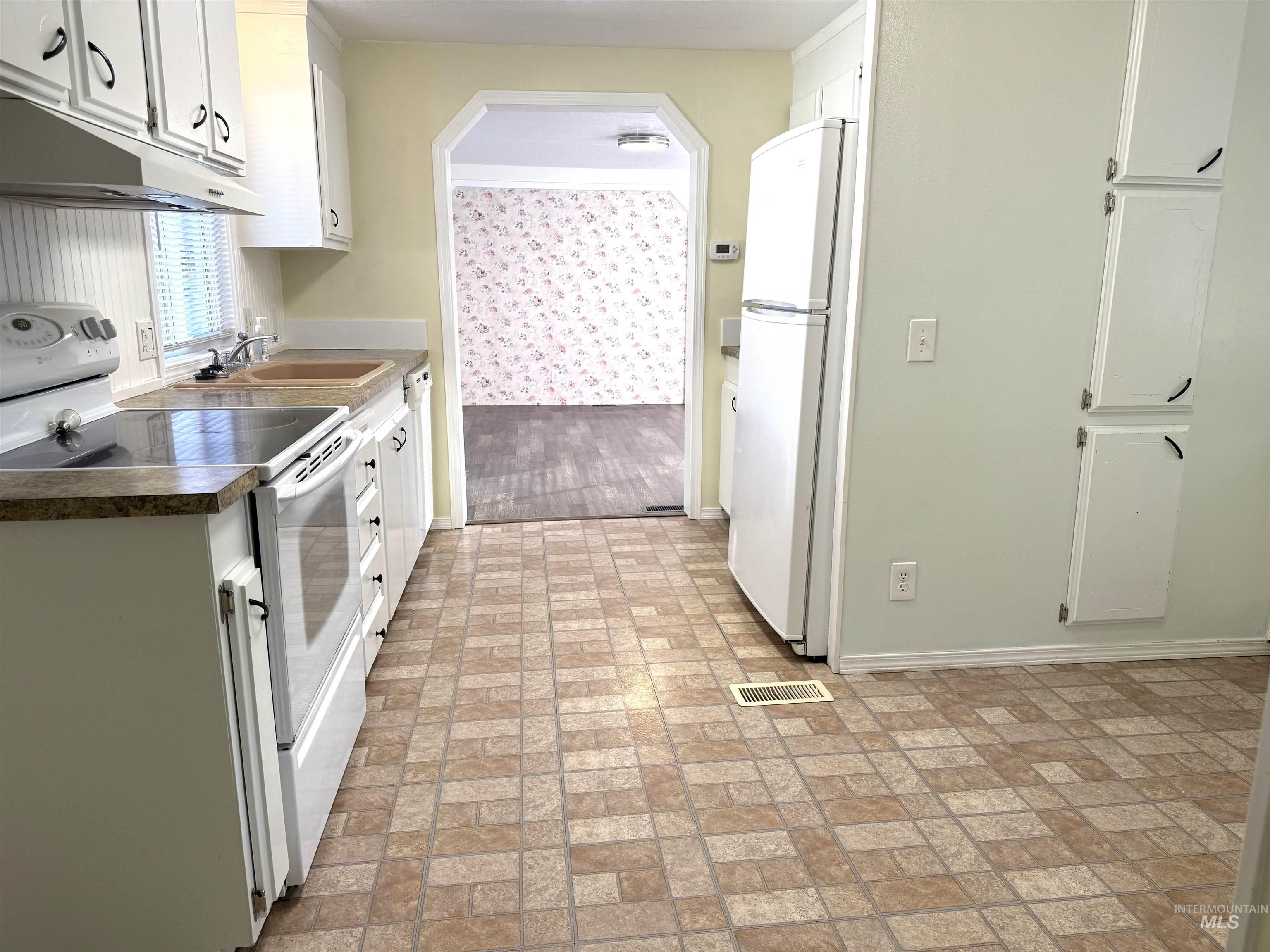 605 N Almon #20, Moscow, Idaho 83843, 2 Bedrooms, 2 Bathrooms, Residential For Sale, Price $49,000, 98962512