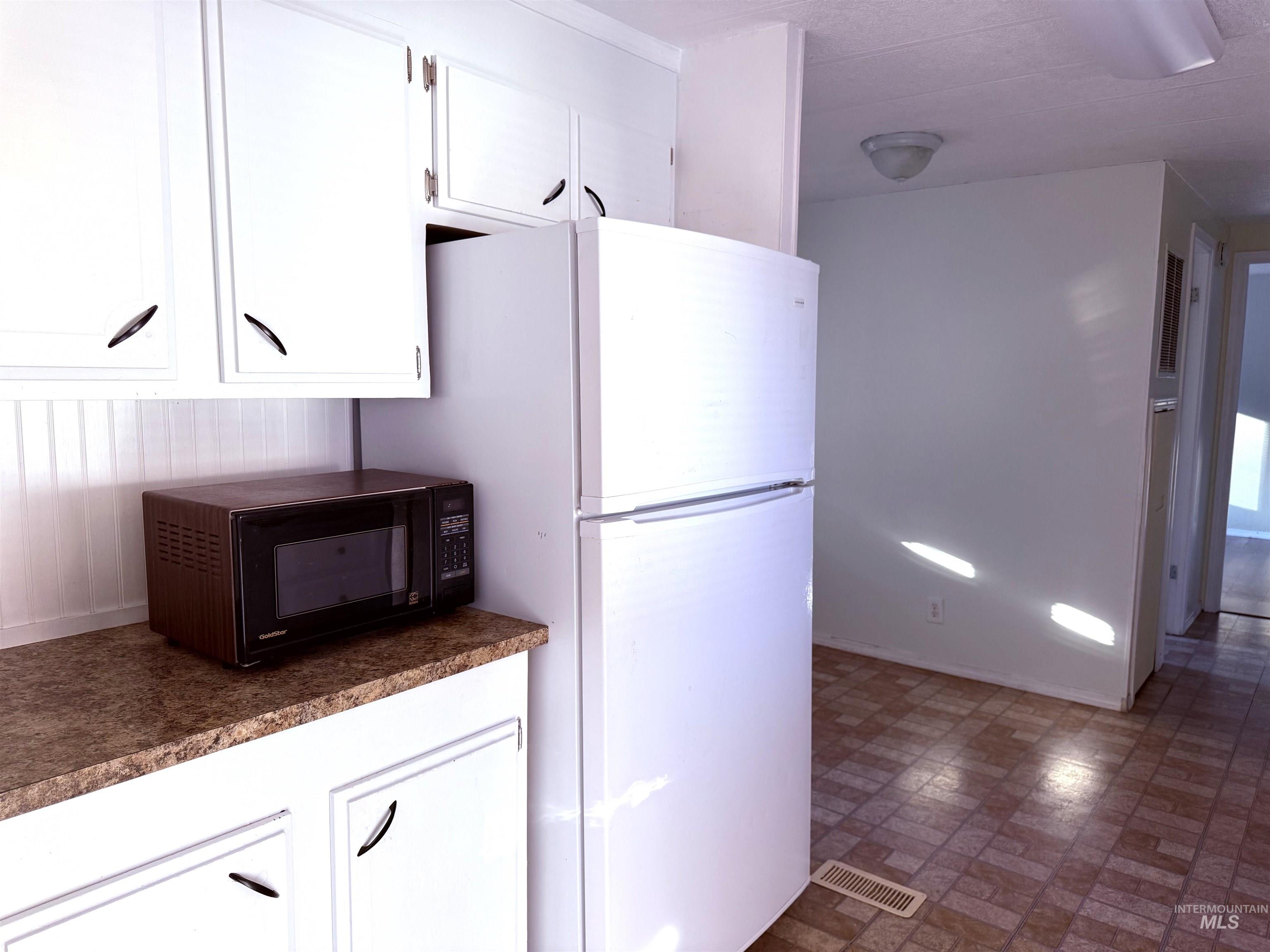 605 N Almon #20, Moscow, Idaho 83843, 2 Bedrooms, 2 Bathrooms, Residential For Sale, Price $49,000, 98962512