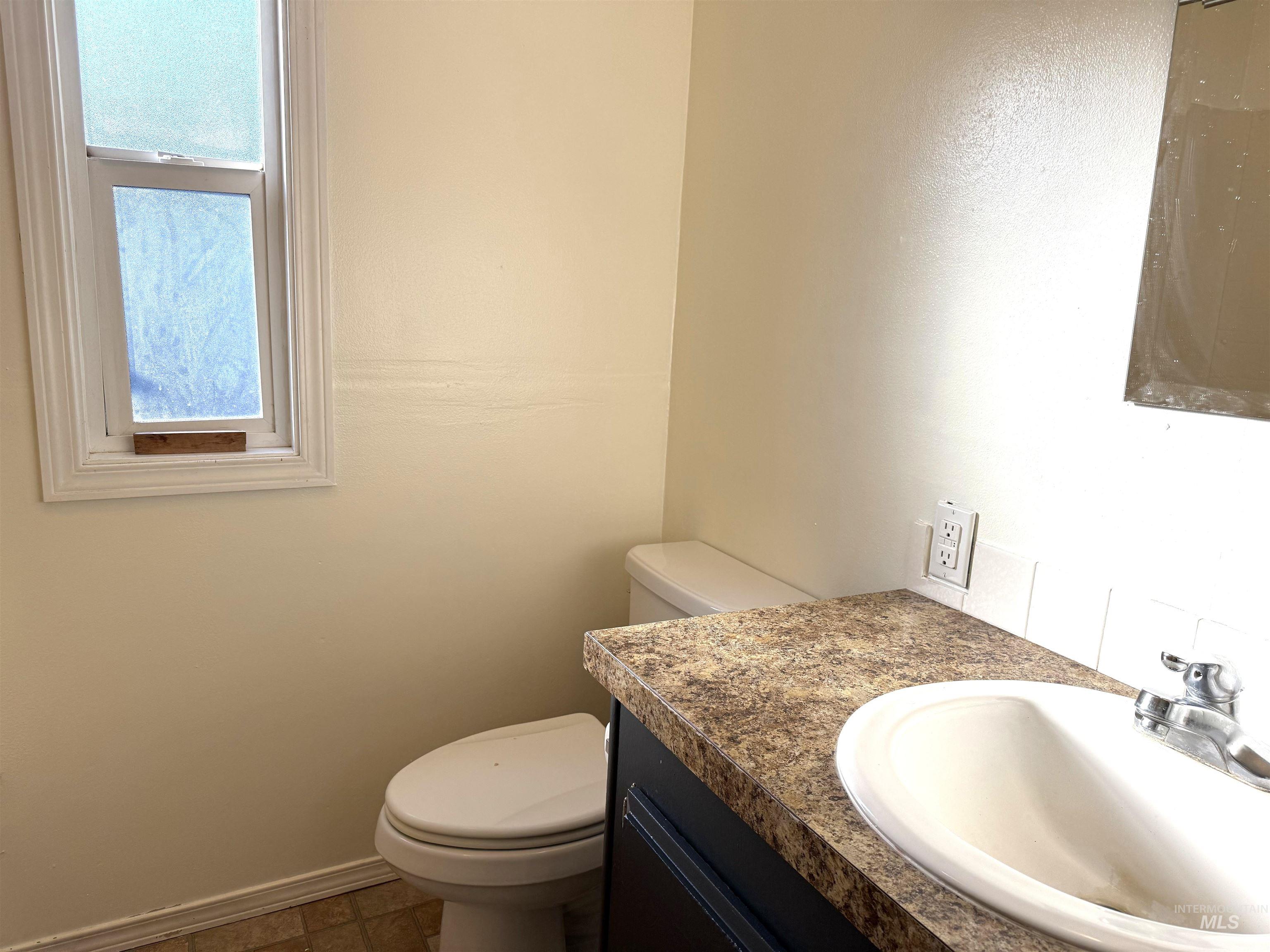605 N Almon #20, Moscow, Idaho 83843, 2 Bedrooms, 2 Bathrooms, Residential For Sale, Price $49,000, 98962512