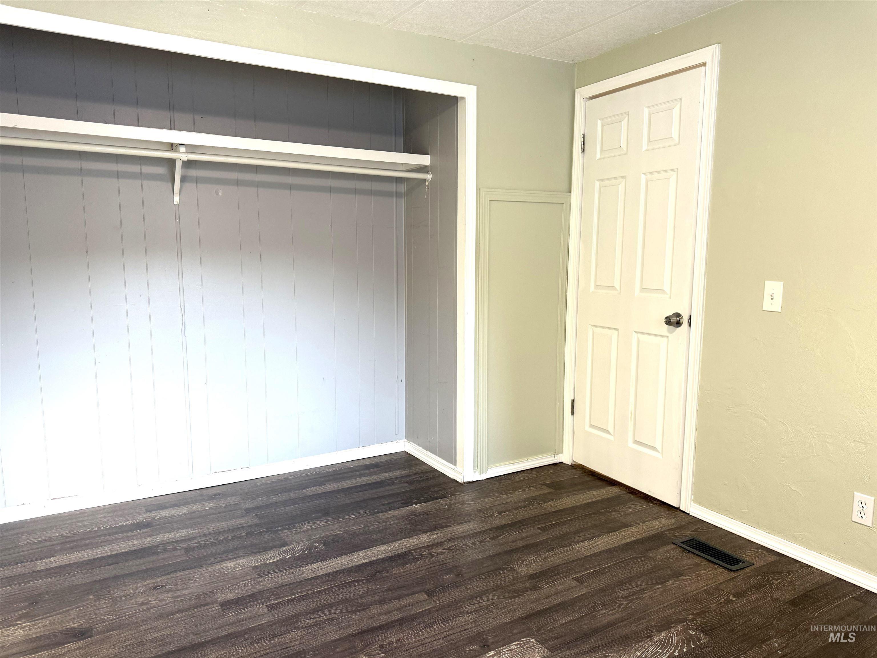 605 N Almon #20, Moscow, Idaho 83843, 2 Bedrooms, 2 Bathrooms, Residential For Sale, Price $49,000, 98962512