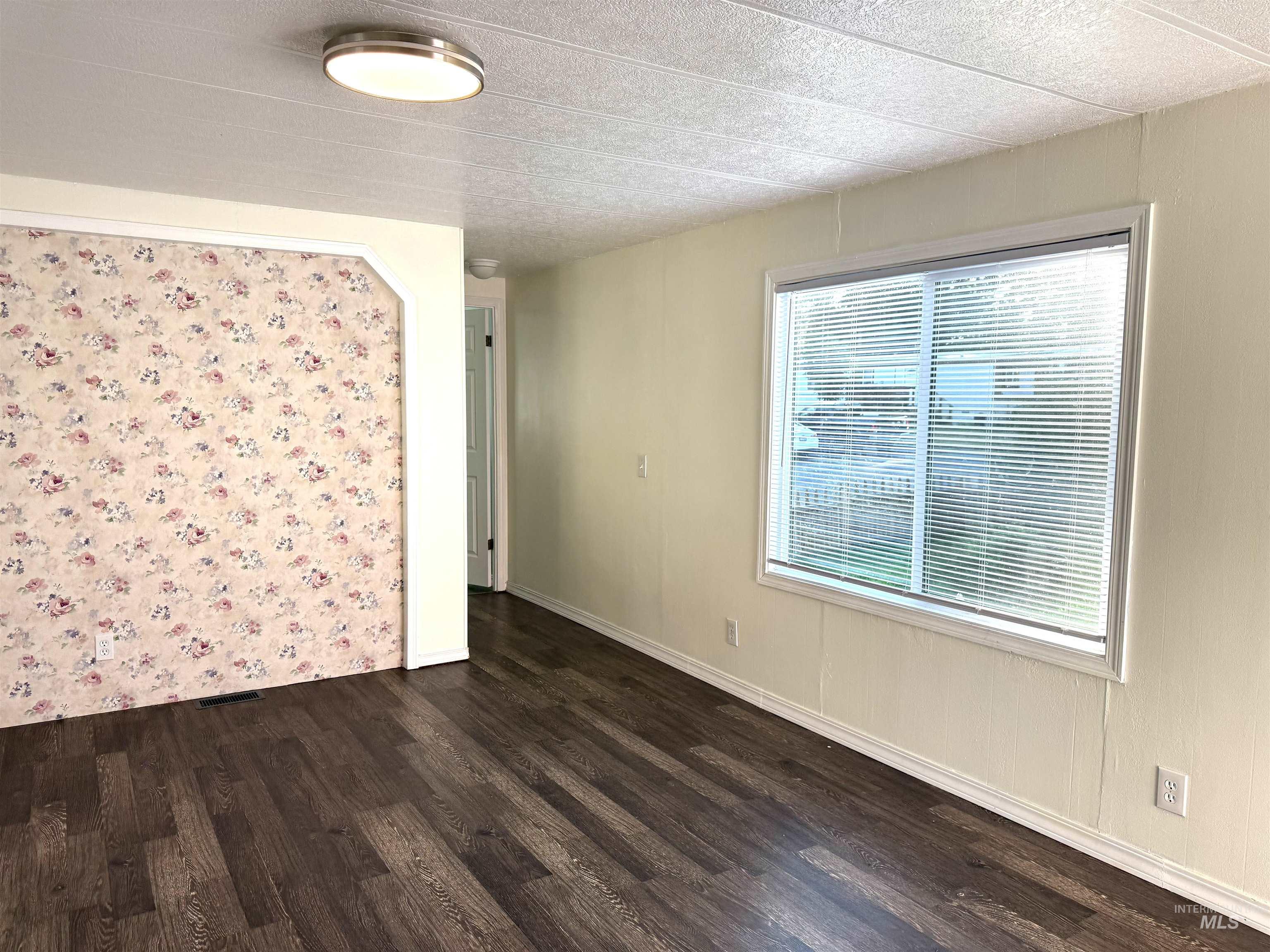 605 N Almon #20, Moscow, Idaho 83843, 2 Bedrooms, 2 Bathrooms, Residential For Sale, Price $49,000, 98962512