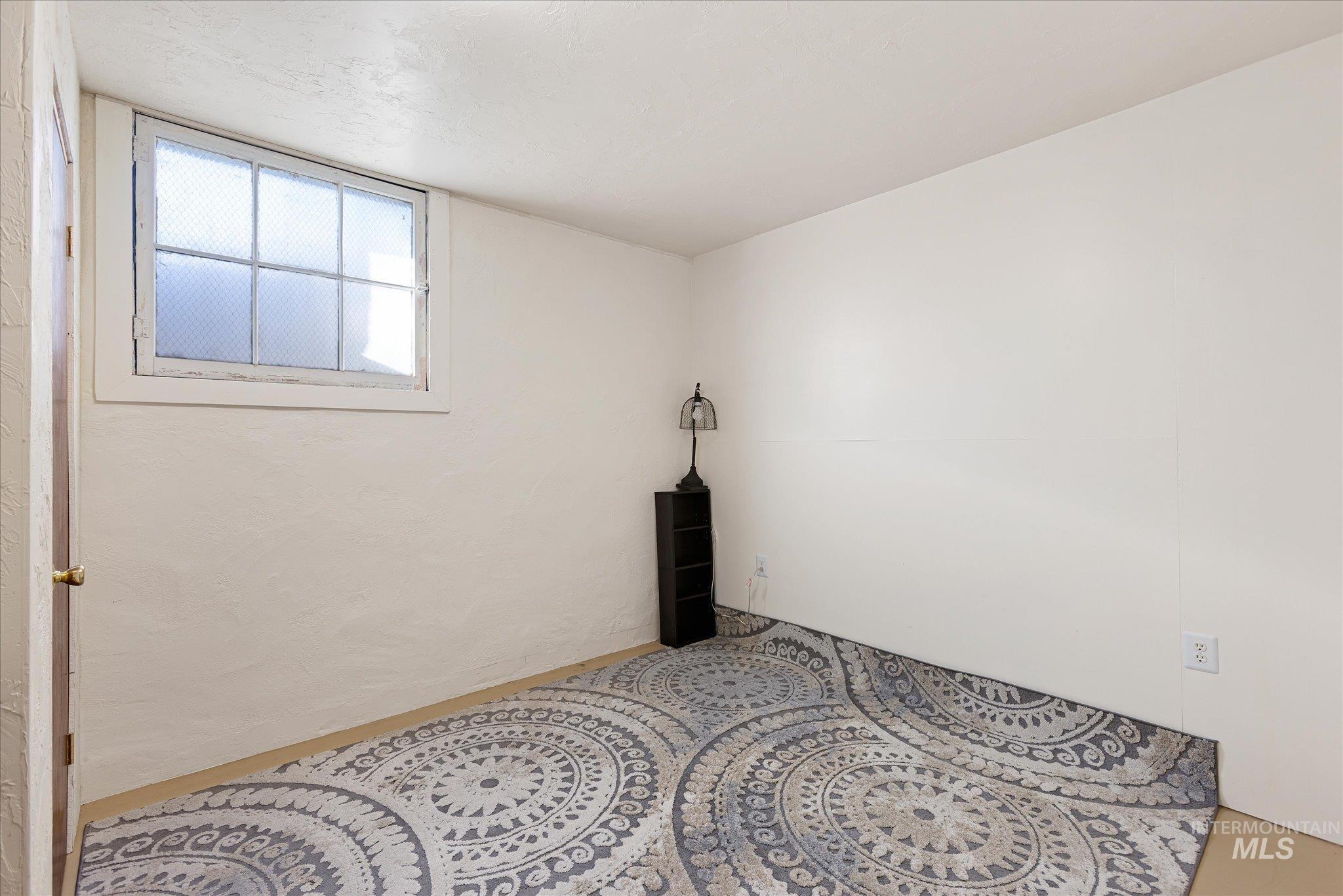 712 N 4th Street, Parma, Idaho 83660, 1 Bedroom, 2 Bathrooms, Residential Income For Sale, Price $550,000, 98962615