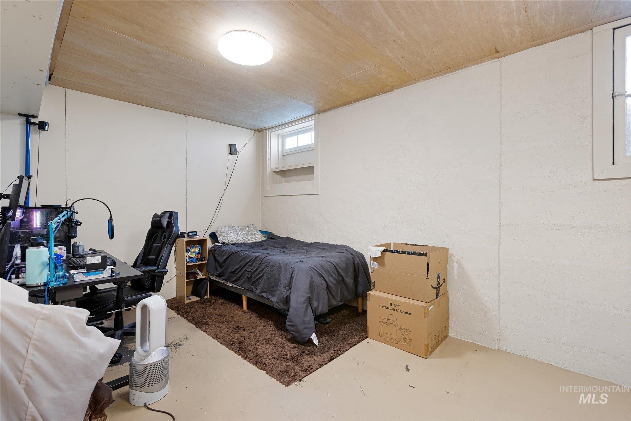 712 N 4th Street, Parma, Idaho 83660, 1 Bedroom, 2 Bathrooms, Residential Income For Sale, Price $550,000, 98962615