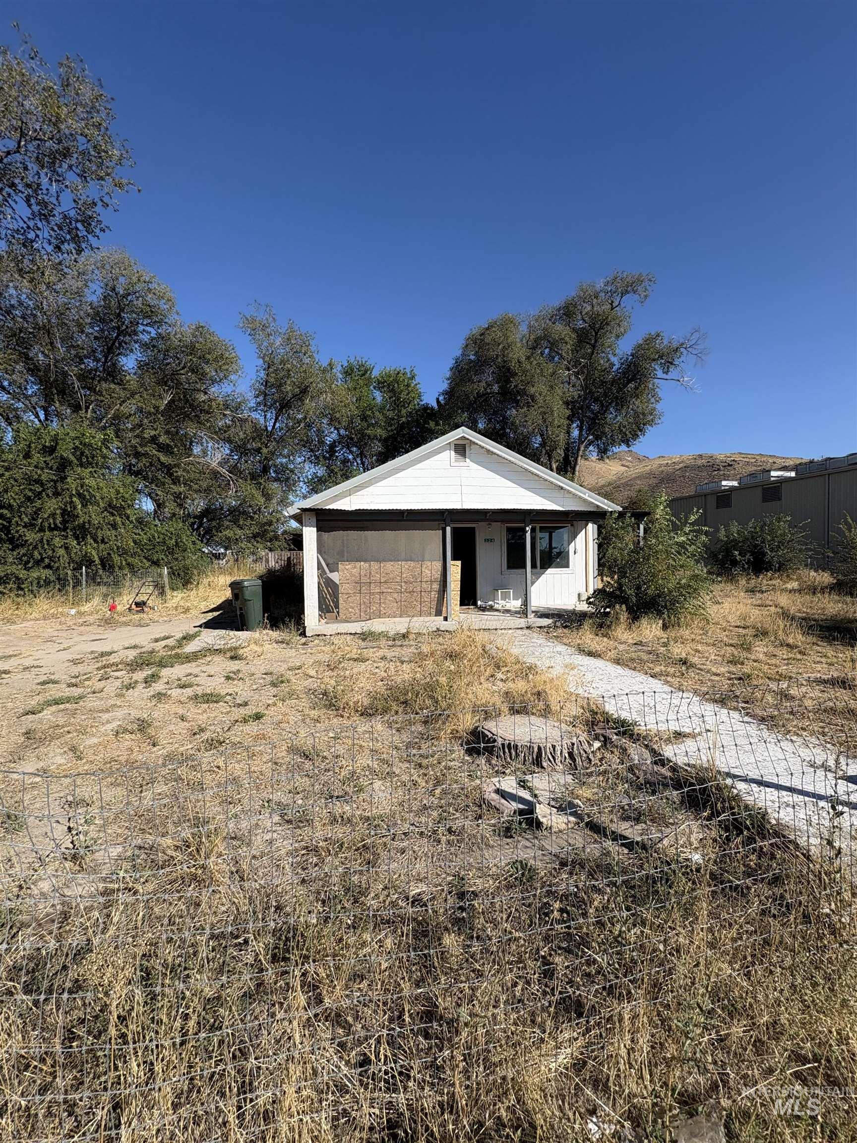 324 N 10th St, Vale, Oregon 97918, 1 Bedroom, 1 Bathroom, Residential For Sale, Price $135,000, 98963082