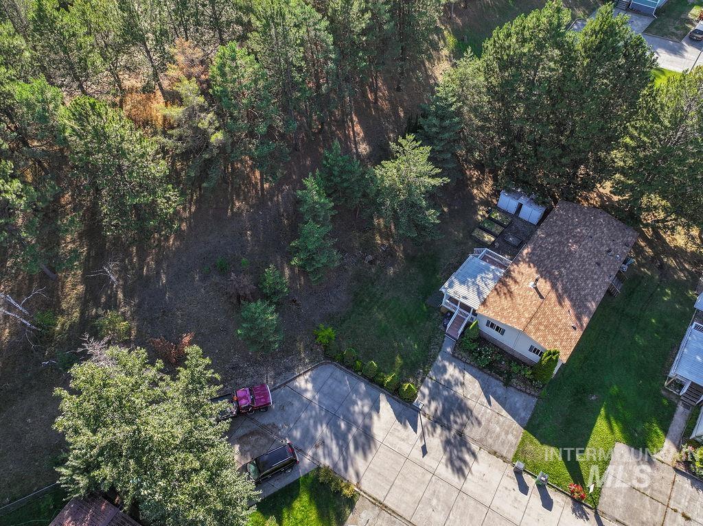 Aerial view of property and surrounding area