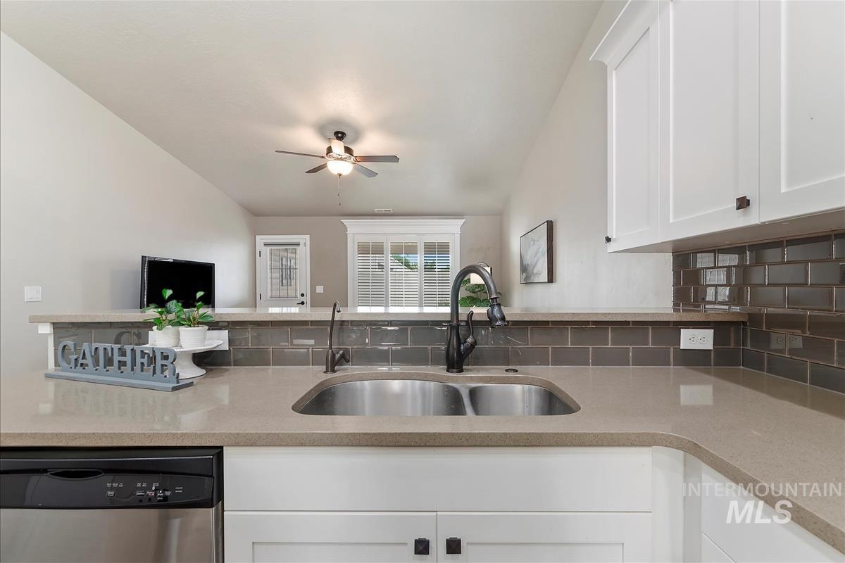2753 E Apricot Dr, Meridian, Idaho 83646, 3 Bedrooms, 2 Bathrooms, Residential Income For Sale, Price $415,000, 98963223