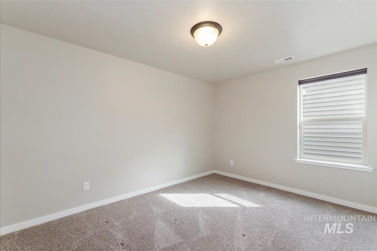 2753 E Apricot Dr, Meridian, Idaho 83646, 3 Bedrooms, 2 Bathrooms, Residential Income For Sale, Price $415,000, 98963223