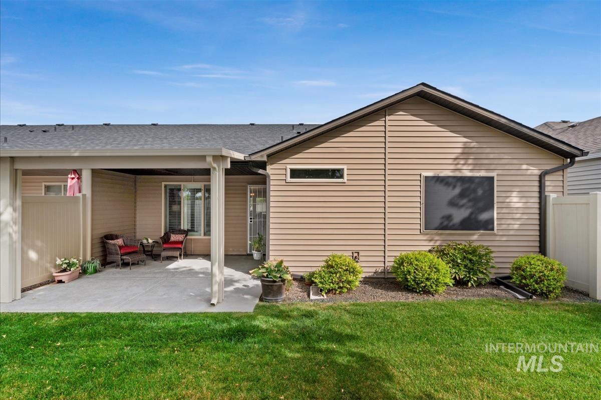 2753 E Apricot Dr, Meridian, Idaho 83646, 3 Bedrooms, 2 Bathrooms, Residential Income For Sale, Price $415,000, 98963223
