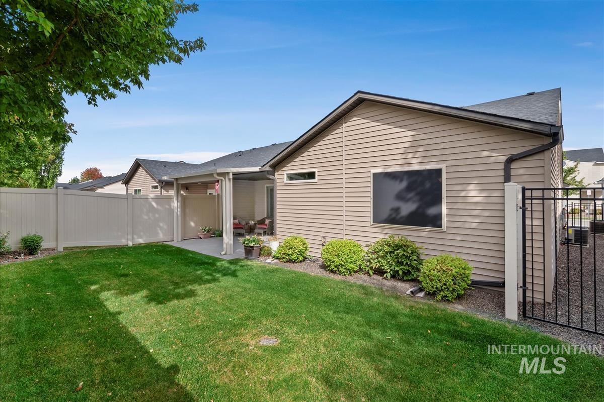 2753 E Apricot Dr, Meridian, Idaho 83646, 3 Bedrooms, 2 Bathrooms, Residential Income For Sale, Price $415,000, 98963223