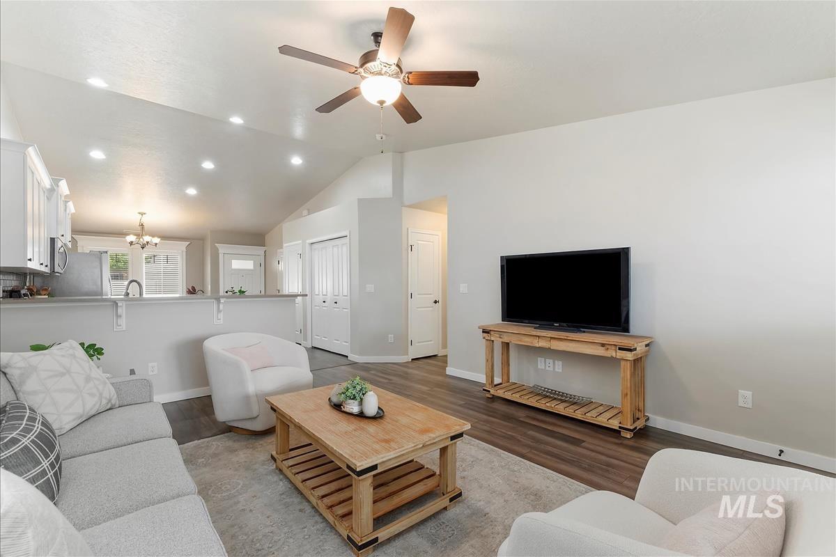 2753 E Apricot Dr, Meridian, Idaho 83646, 3 Bedrooms, 2 Bathrooms, Residential Income For Sale, Price $415,000, 98963223