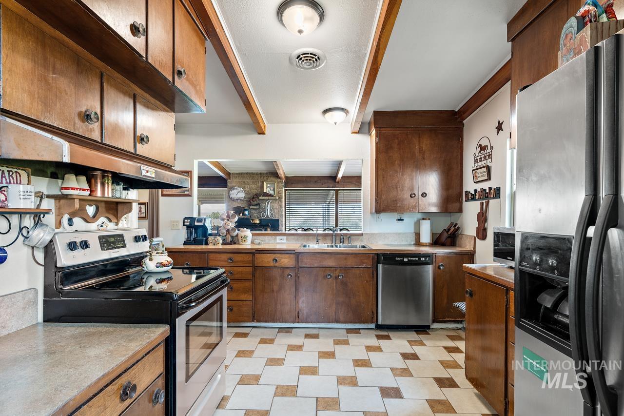 4417 Oak Road, Ontario, Oregon 97914, 3 Bedrooms, 2 Bathrooms, Farm & Ranch For Sale, Price $995,000, 98963237