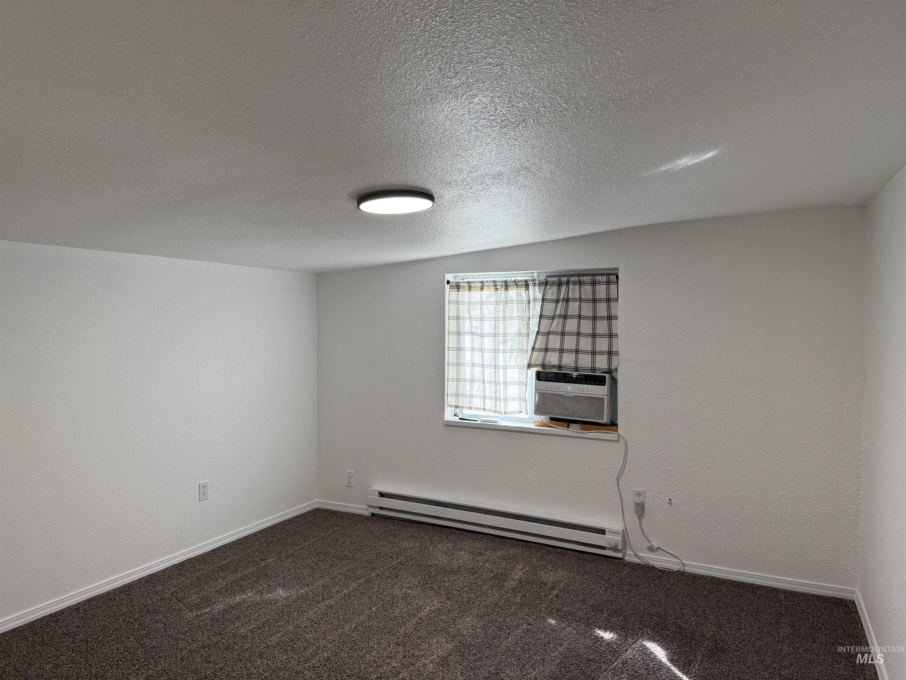 1029 Cedar Ave, Lewiston, Idaho 83501, 3 Bedrooms, 1 Bathroom, Residential For Sale, Price $59,000, 98963306