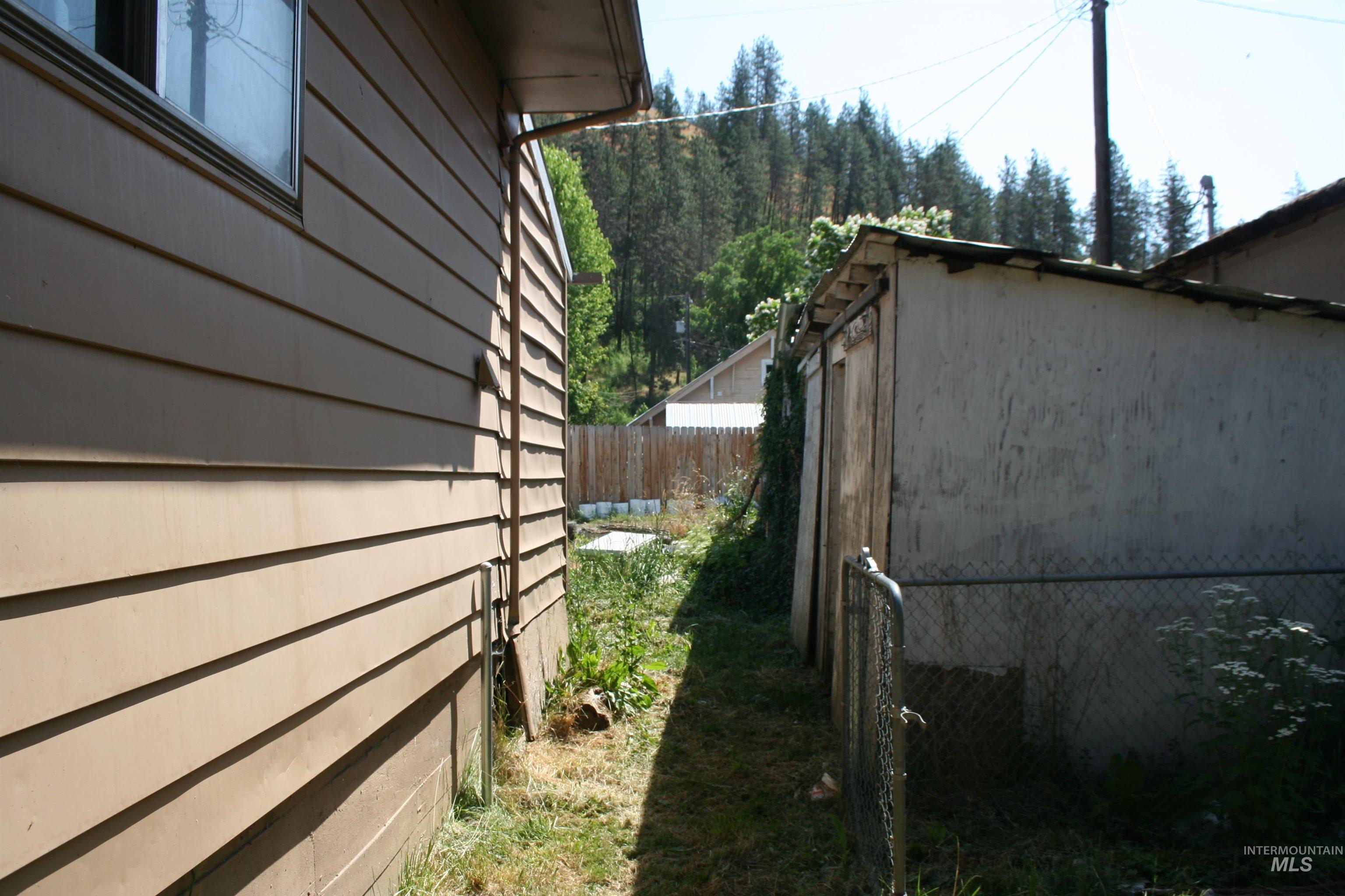 View of home's exterior