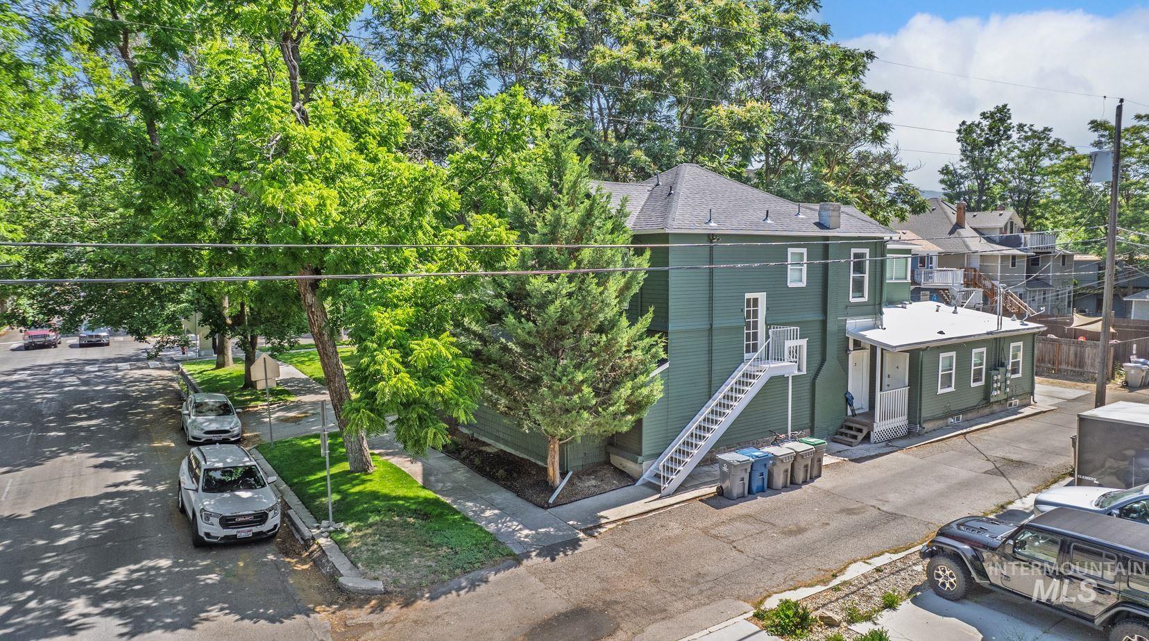 Aerial view of property and surrounding area
