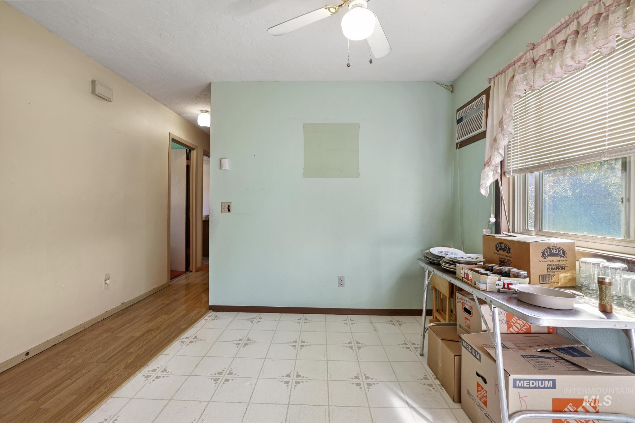 Kitchen-Informal Dining Room
