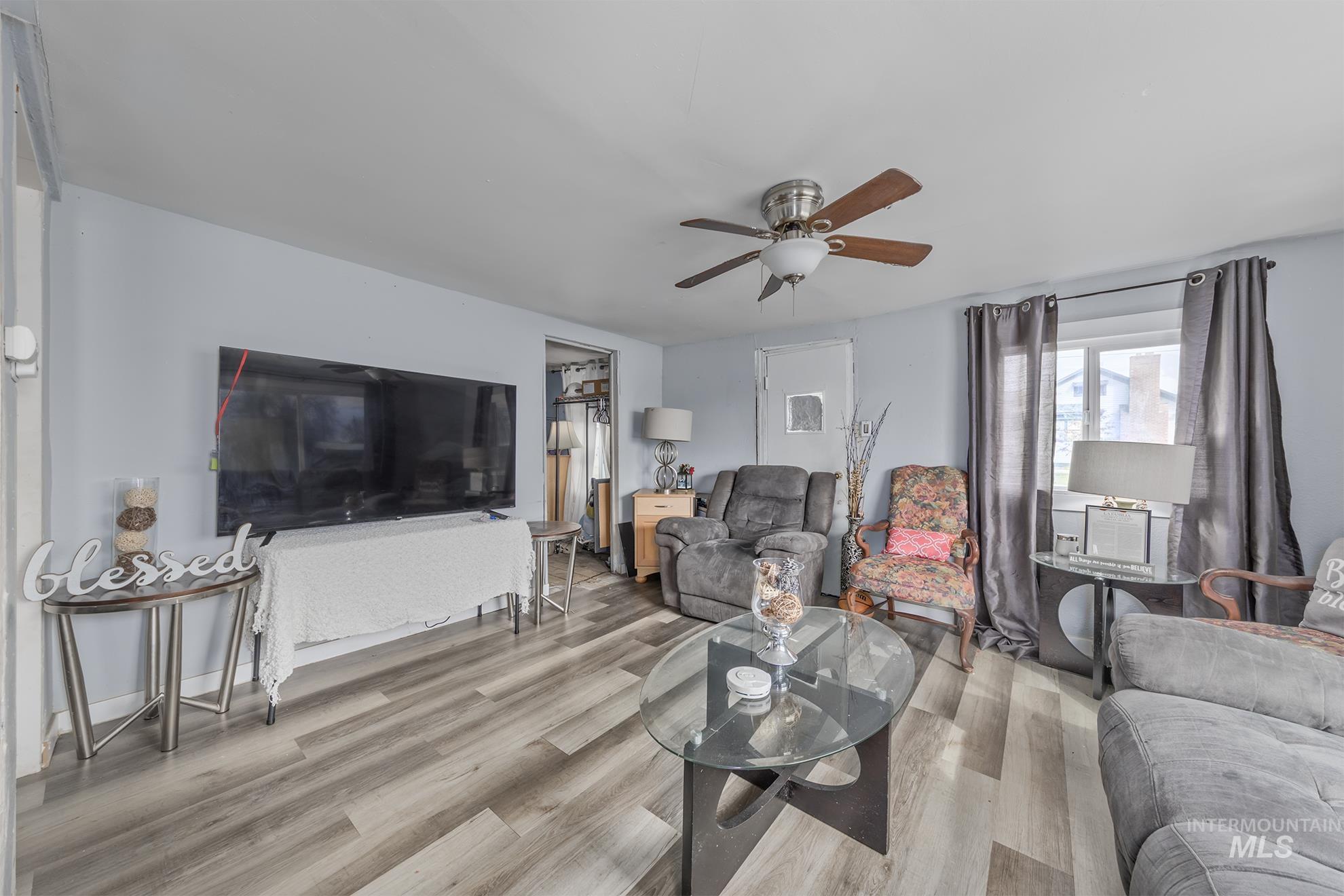 107 SE 5th Ave, Ontario, Oregon 97914, 3 Bedrooms, 1 Bathroom, Residential For Sale, Price $218,000,MLS 98963824