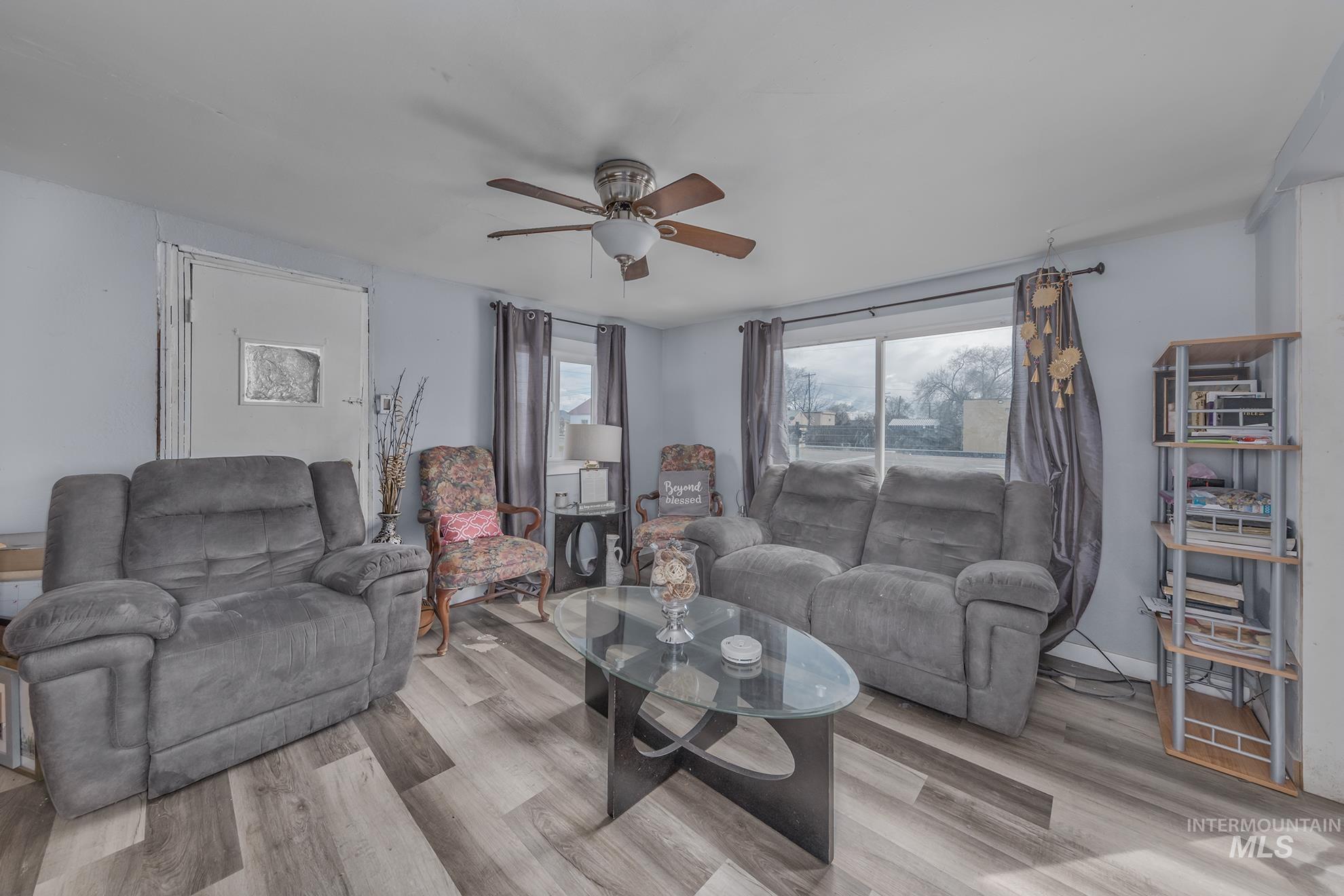 107 SE 5th Ave, Ontario, Oregon 97914, 3 Bedrooms, 1 Bathroom, Residential For Sale, Price $218,000,MLS 98963824