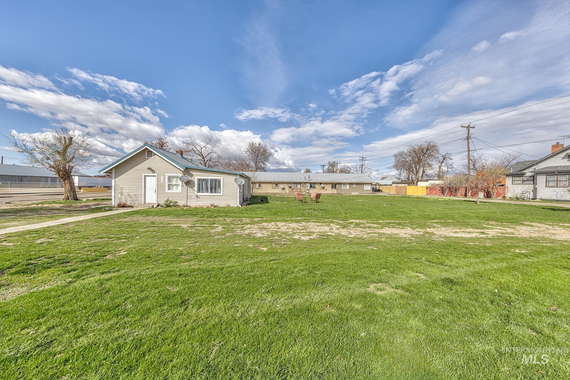 107 SE 5th Ave, Ontario, Oregon 97914, 3 Bedrooms, 1 Bathroom, Residential For Sale, Price $218,000,MLS 98963824