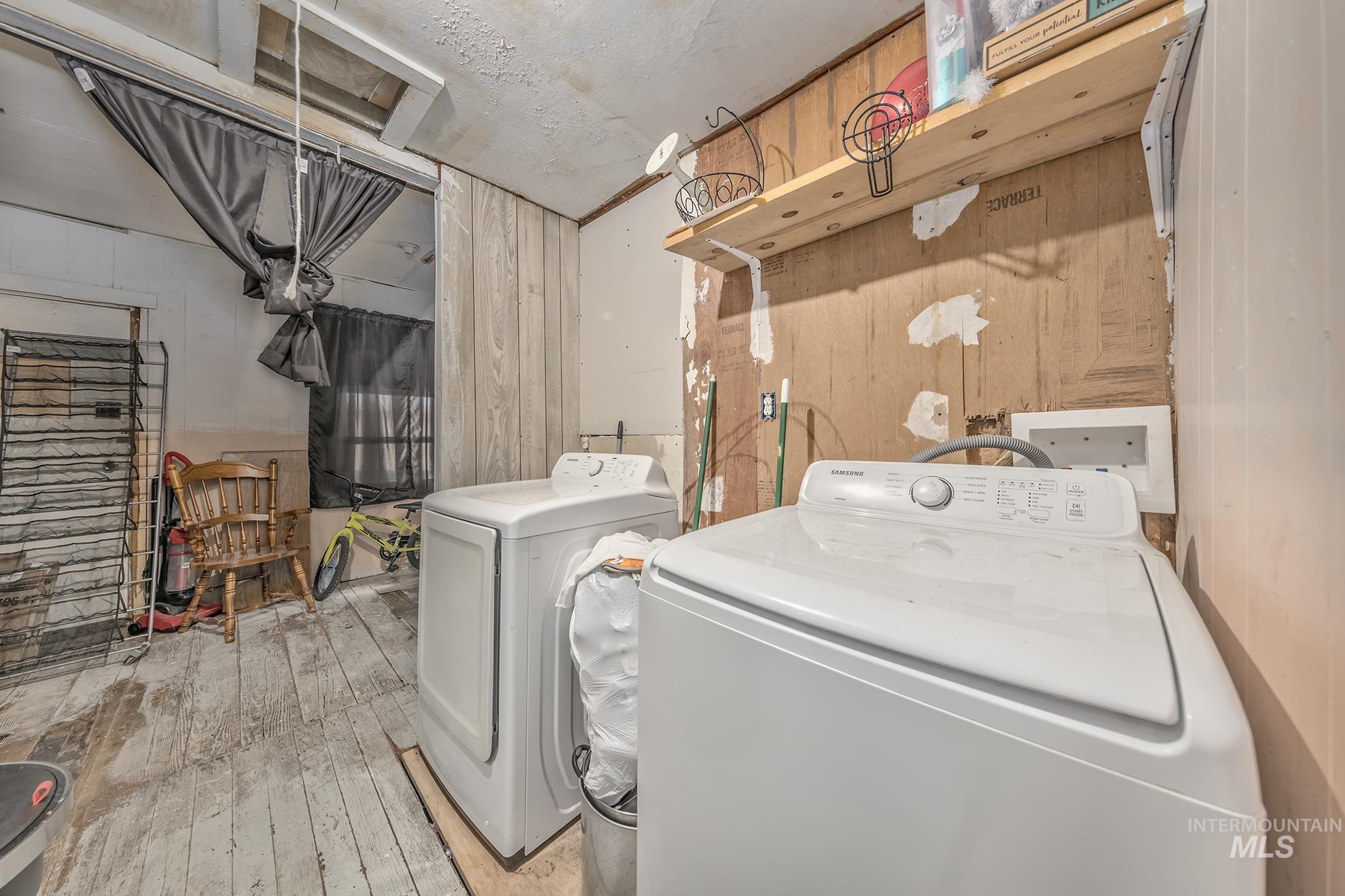 107 SE 5th Ave, Ontario, Oregon 97914, 3 Bedrooms, 1 Bathroom, Residential For Sale, Price $218,000,MLS 98963824