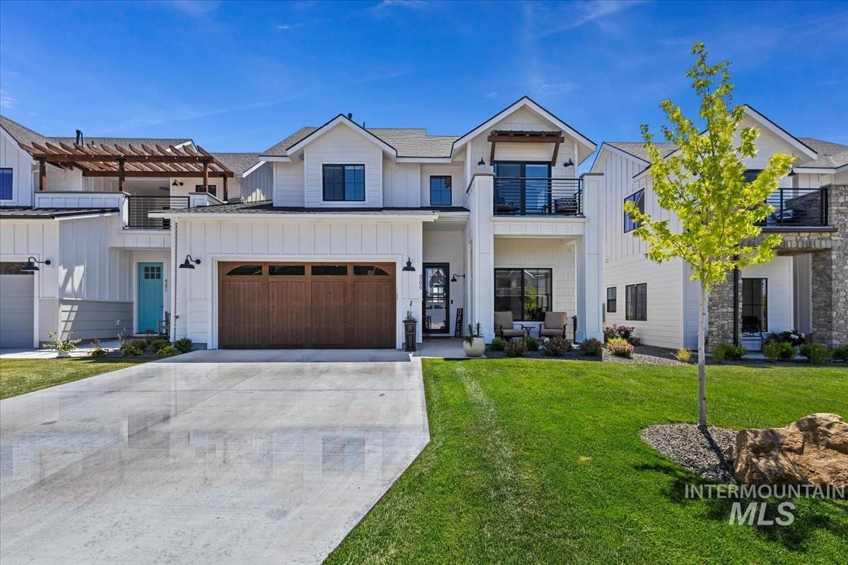 4299 W Bay Oak Ln, Meridian, Idaho 83646, 3 Bedrooms, 2.5 Bathrooms, Residential Income For Sale, Price $649,333, 98963864