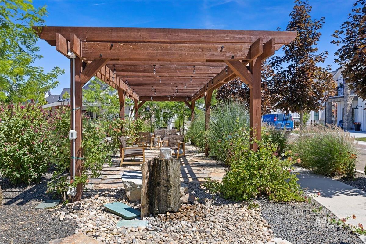 4299 W Bay Oak Ln, Meridian, Idaho 83646, 3 Bedrooms, 2.5 Bathrooms, Residential Income For Sale, Price $649,333, 98963864