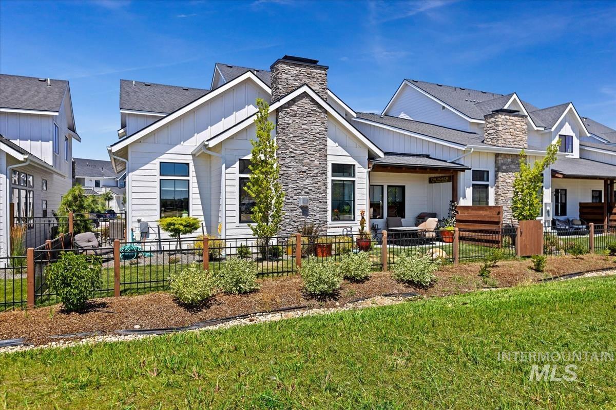 4299 W Bay Oak Ln, Meridian, Idaho 83646, 3 Bedrooms, 2.5 Bathrooms, Residential Income For Sale, Price $649,333, 98963864