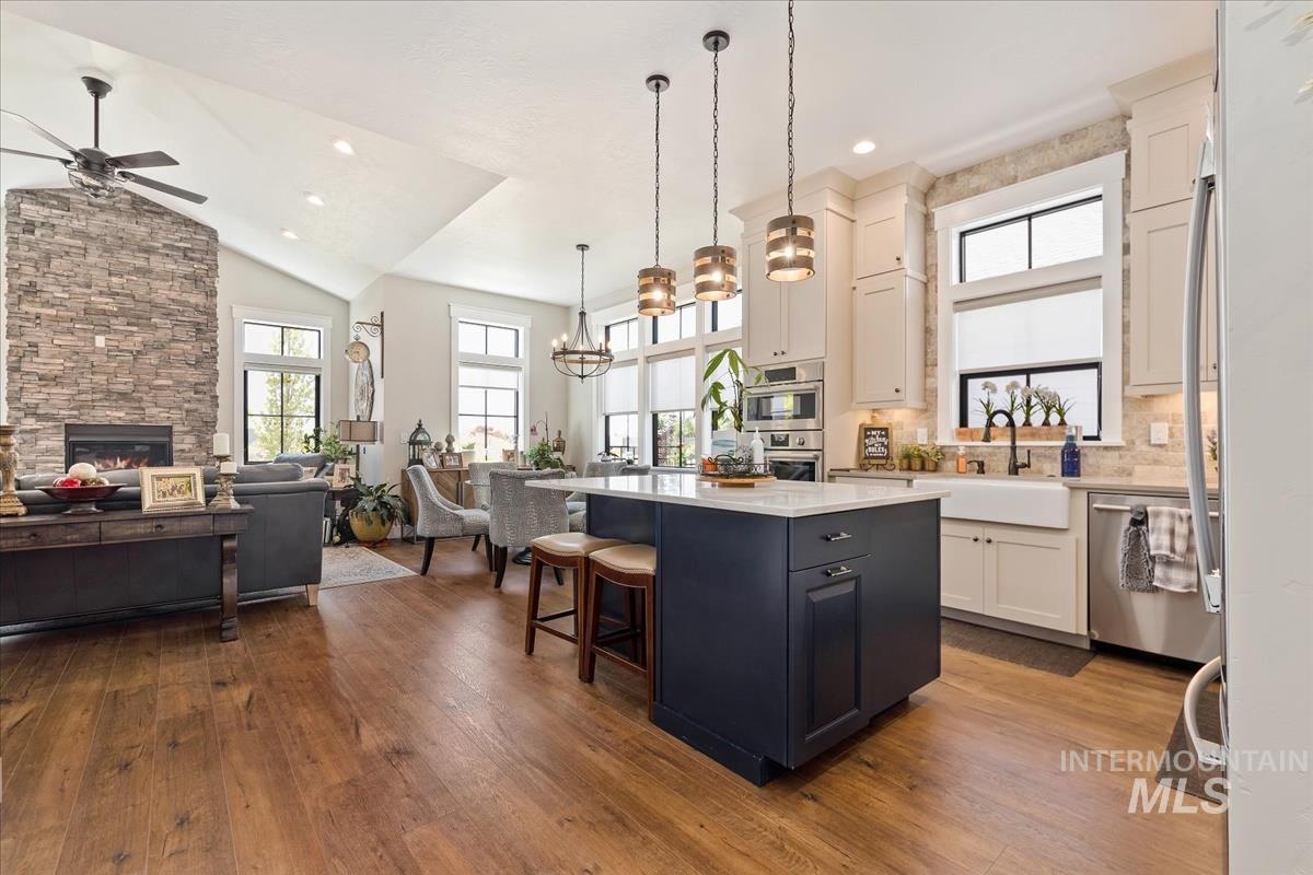 4299 W Bay Oak Ln, Meridian, Idaho 83646, 3 Bedrooms, 2.5 Bathrooms, Residential Income For Sale, Price $649,333, 98963864