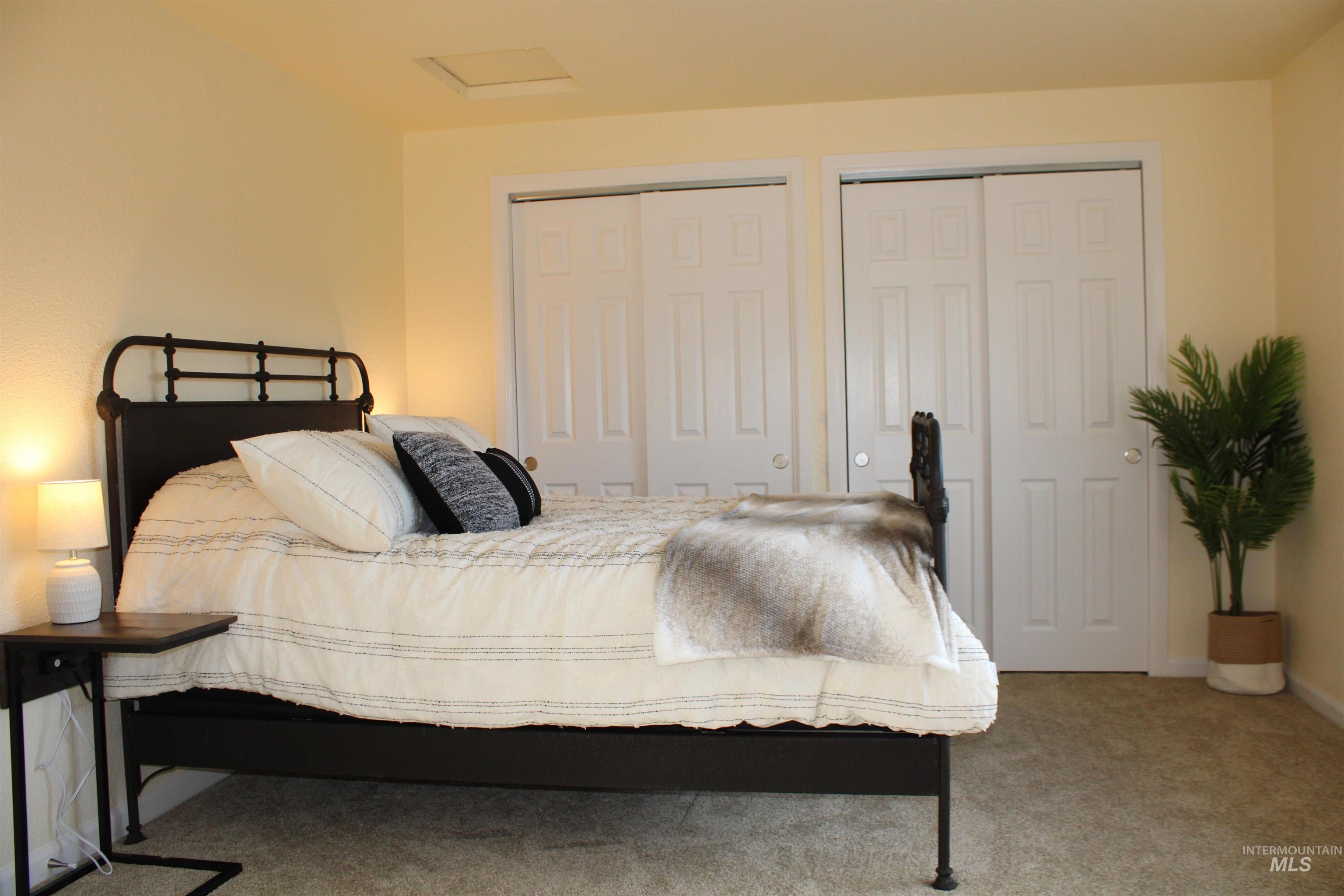 3201 W Cherry Ln, Boise, Idaho 83705, 3 Bedrooms, 1.5 Bathrooms, Residential Income For Sale, Price $375,000, 98963918