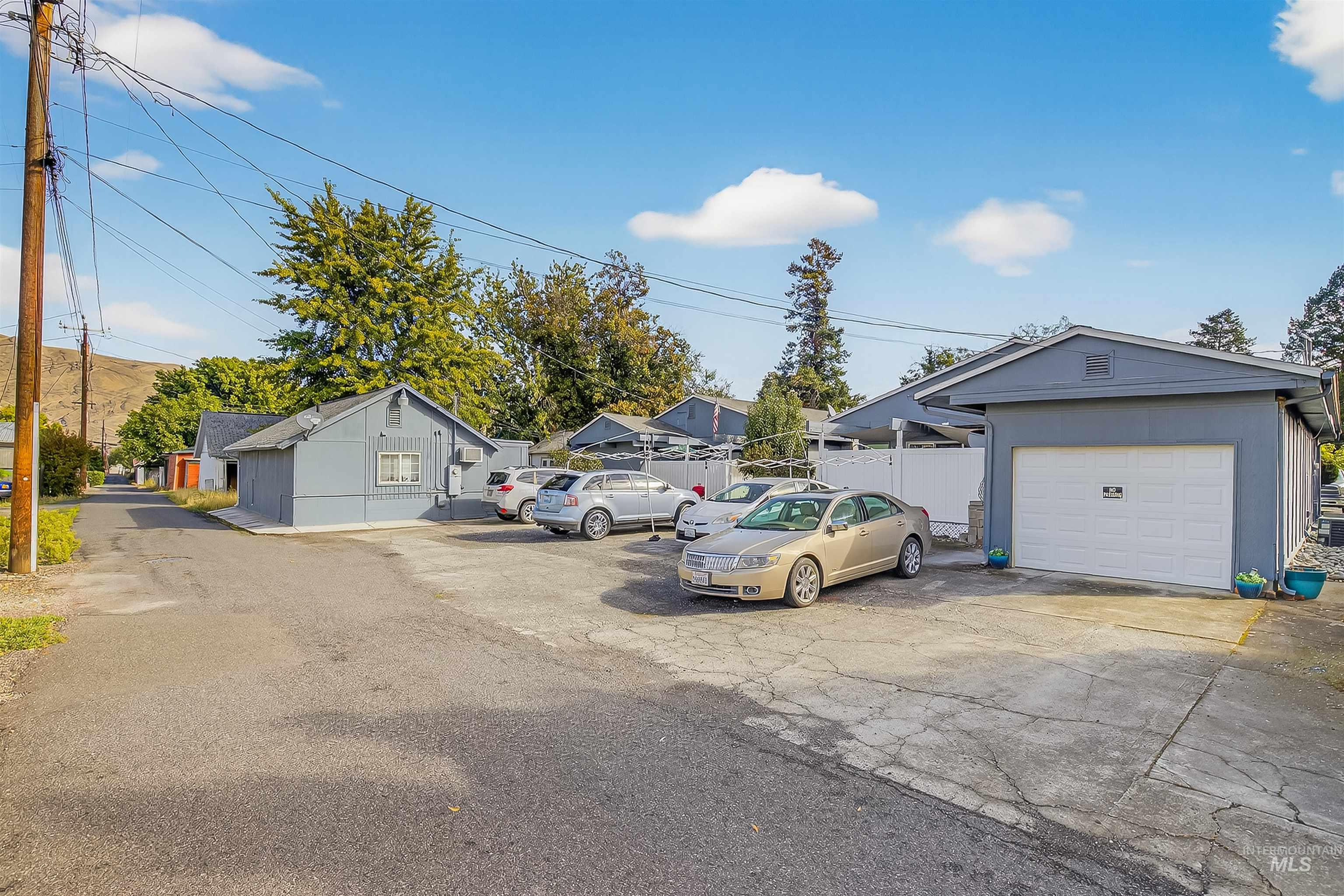 820, 822, 824 2nd St, Clarkston, Washington 99403, 1 Bedroom, 1 Bathroom, Residential Income For Sale, Price $695,000, 98963933