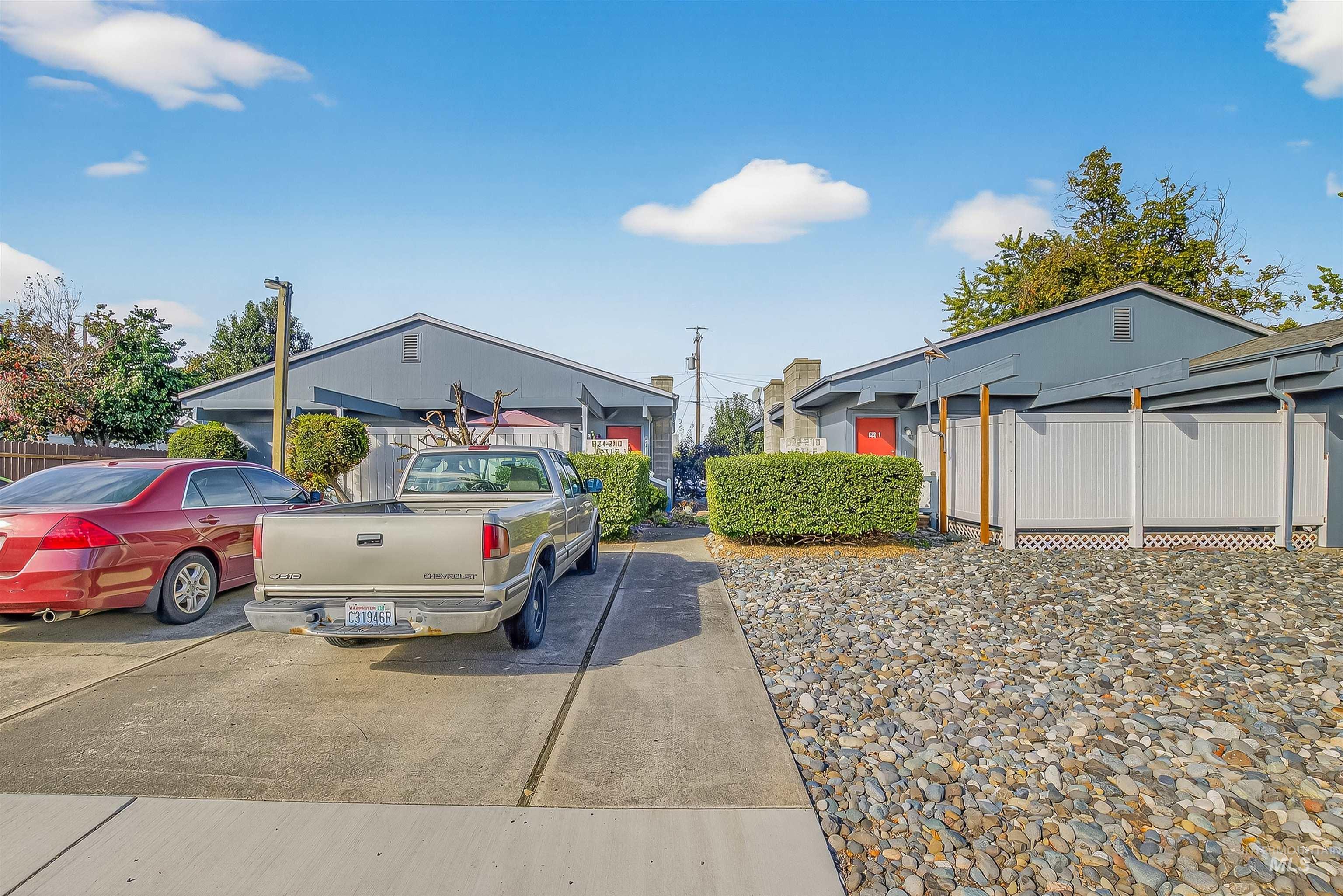 820, 822, 824 2nd St, Clarkston, Washington 99403, 1 Bedroom, 1 Bathroom, Residential Income For Sale, Price $695,000, 98963933