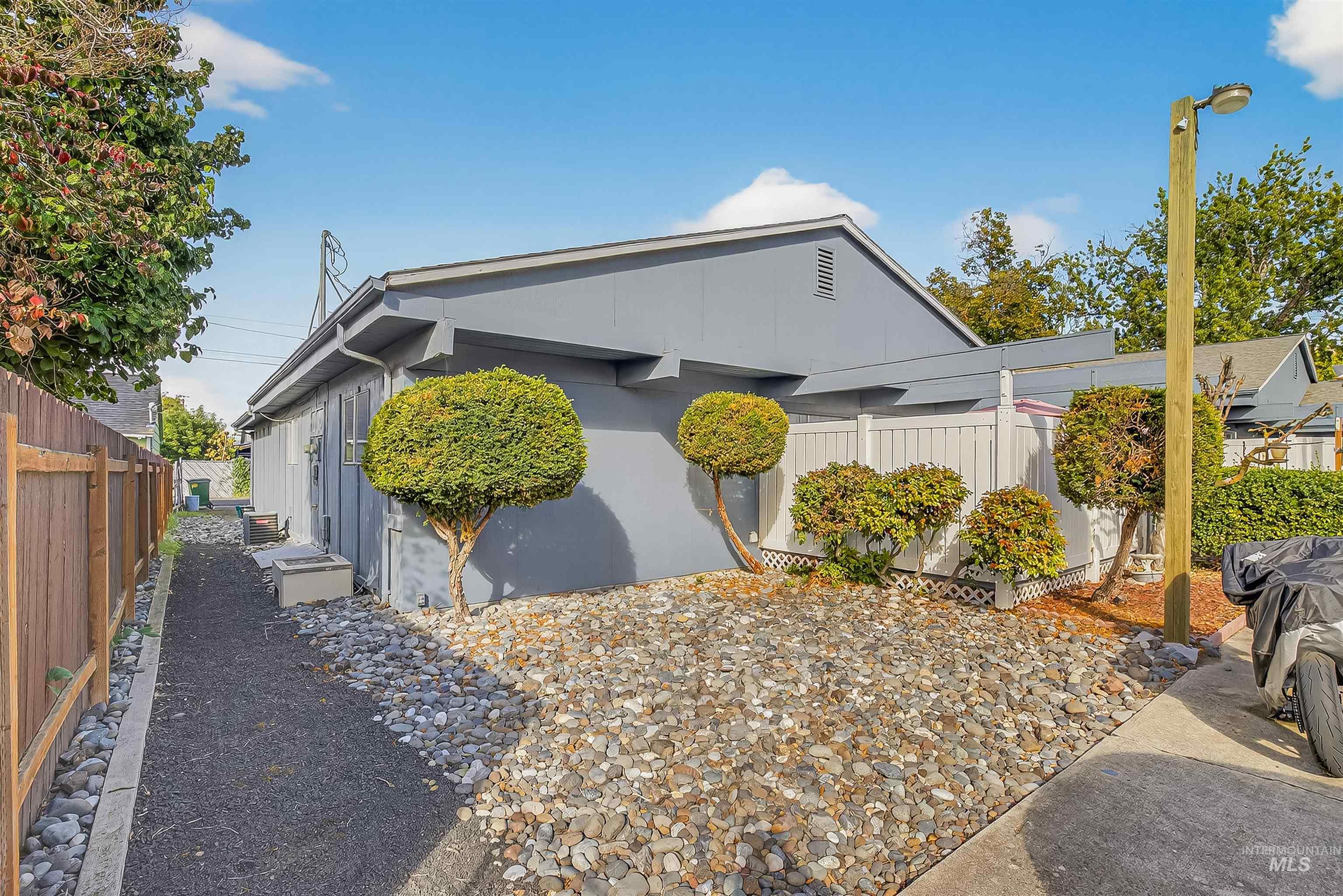 820, 822, 824 2nd St, Clarkston, Washington 99403, 1 Bedroom, 1 Bathroom, Residential Income For Sale, Price $695,000, 98963933