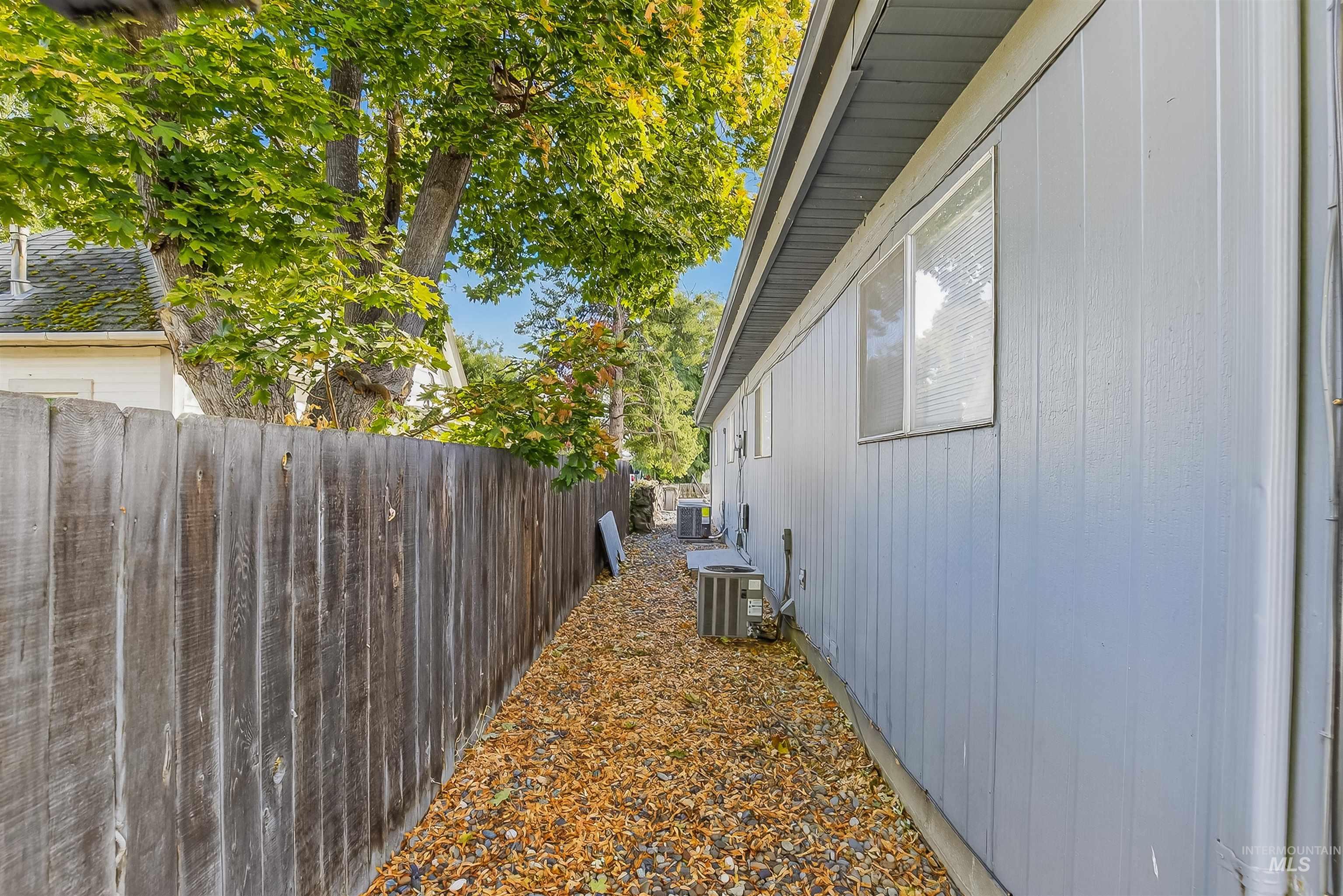 820, 822, 824 2nd St, Clarkston, Washington 99403, 1 Bedroom, 1 Bathroom, Residential Income For Sale, Price $695,000, 98963933