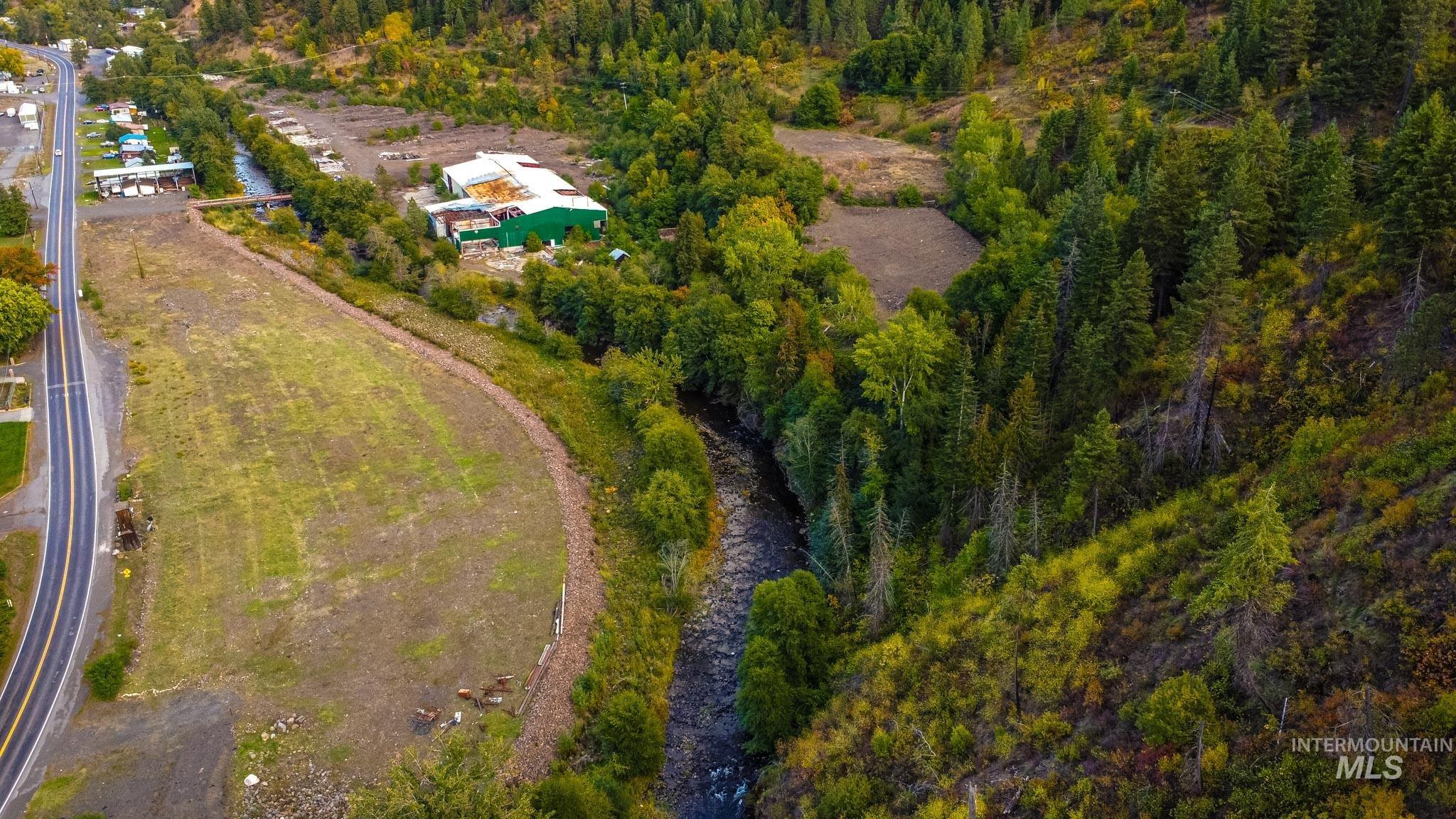 Aerial view of property and surrounding area