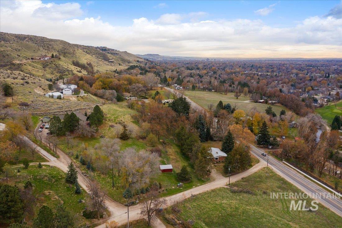 Aerial view of property and surrounding area