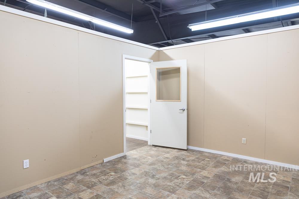 680 SE 13th St, Ontario, Oregon 97914, 4 Rooms, Business/Commercial For Sale, Price $575,000, 98964029