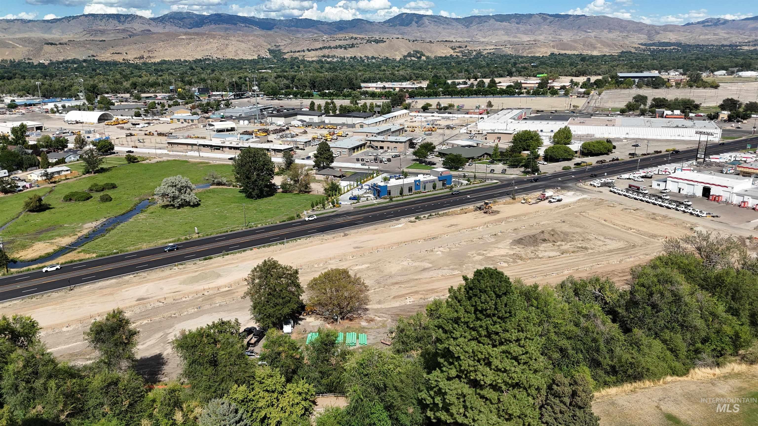 8323 W Mocha Ln, Garden City, Idaho 83714, 3 Bedrooms, 2.5 Bathrooms, Residential Income For Sale, Price $1,899,600, 98964048
