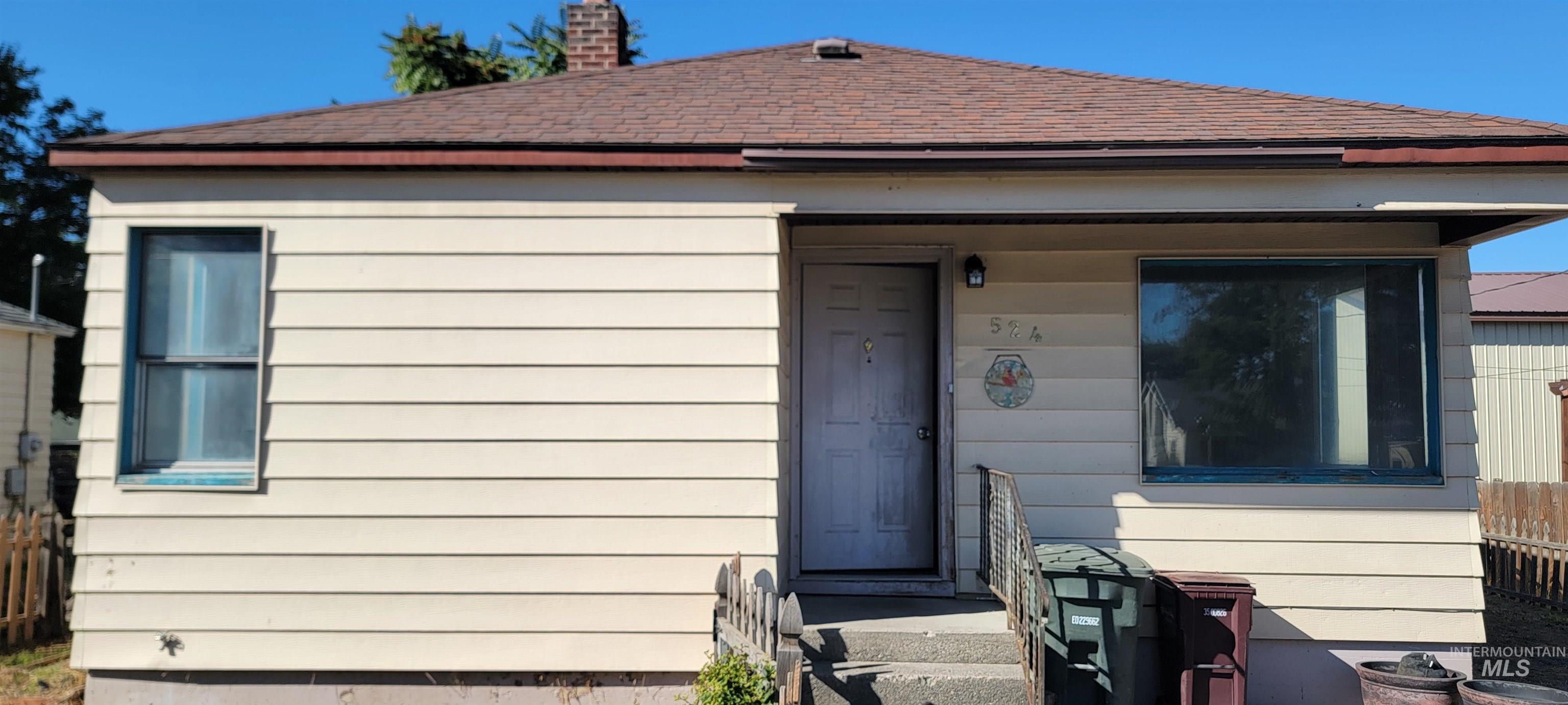 524 8th st, Clarkston, Washington 99403, 4 Bedrooms, 2 Bathrooms, Residential For Sale, Price $215,000, 98964137
