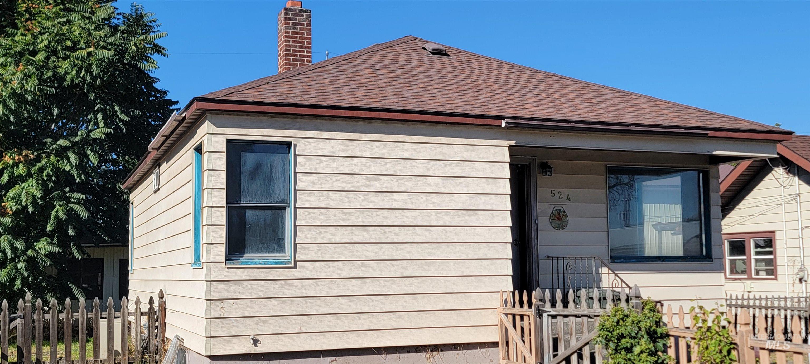 524 8th st, Clarkston, Washington 99403, 4 Bedrooms, 2 Bathrooms, Residential For Sale, Price $215,000, 98964137