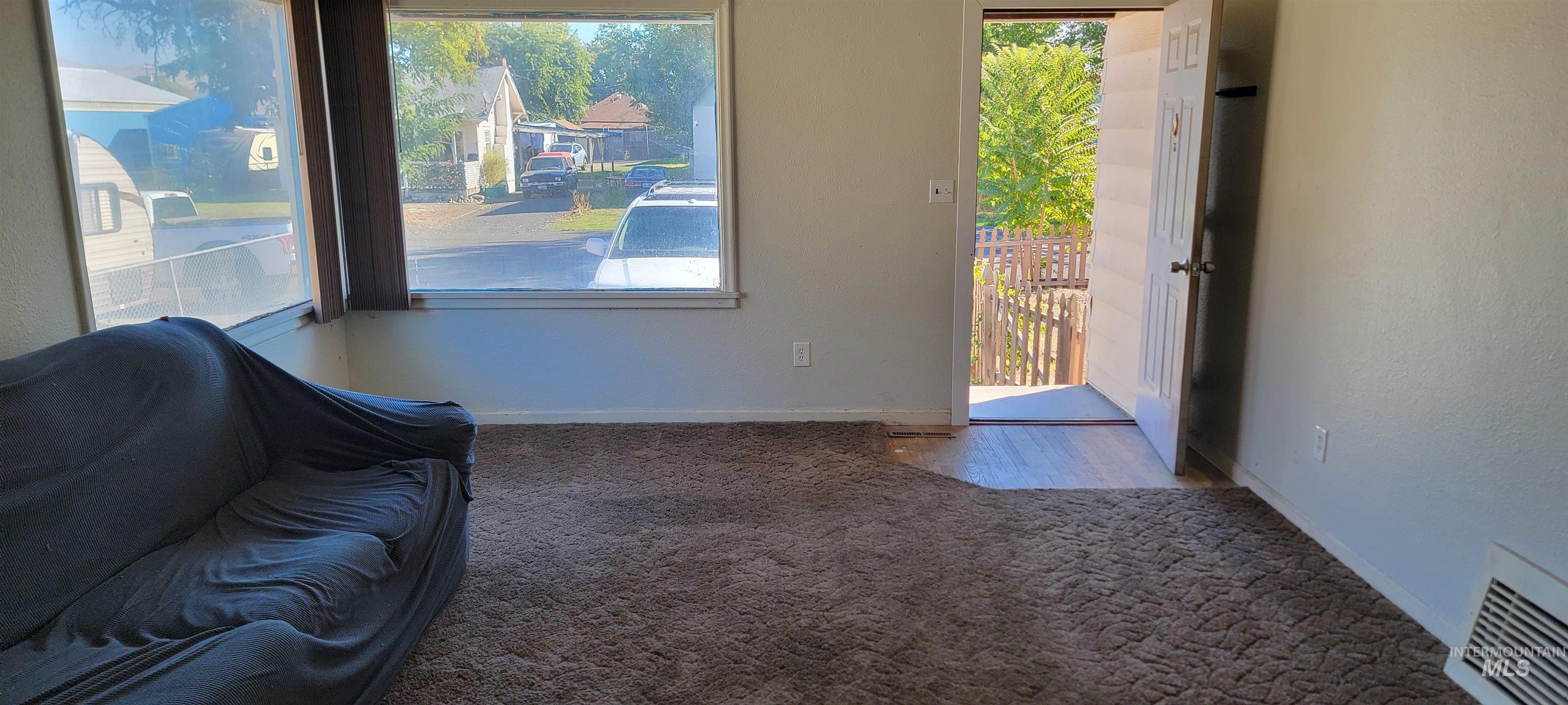 524 8th st, Clarkston, Washington 99403, 4 Bedrooms, 2 Bathrooms, Residential For Sale, Price $215,000, 98964137