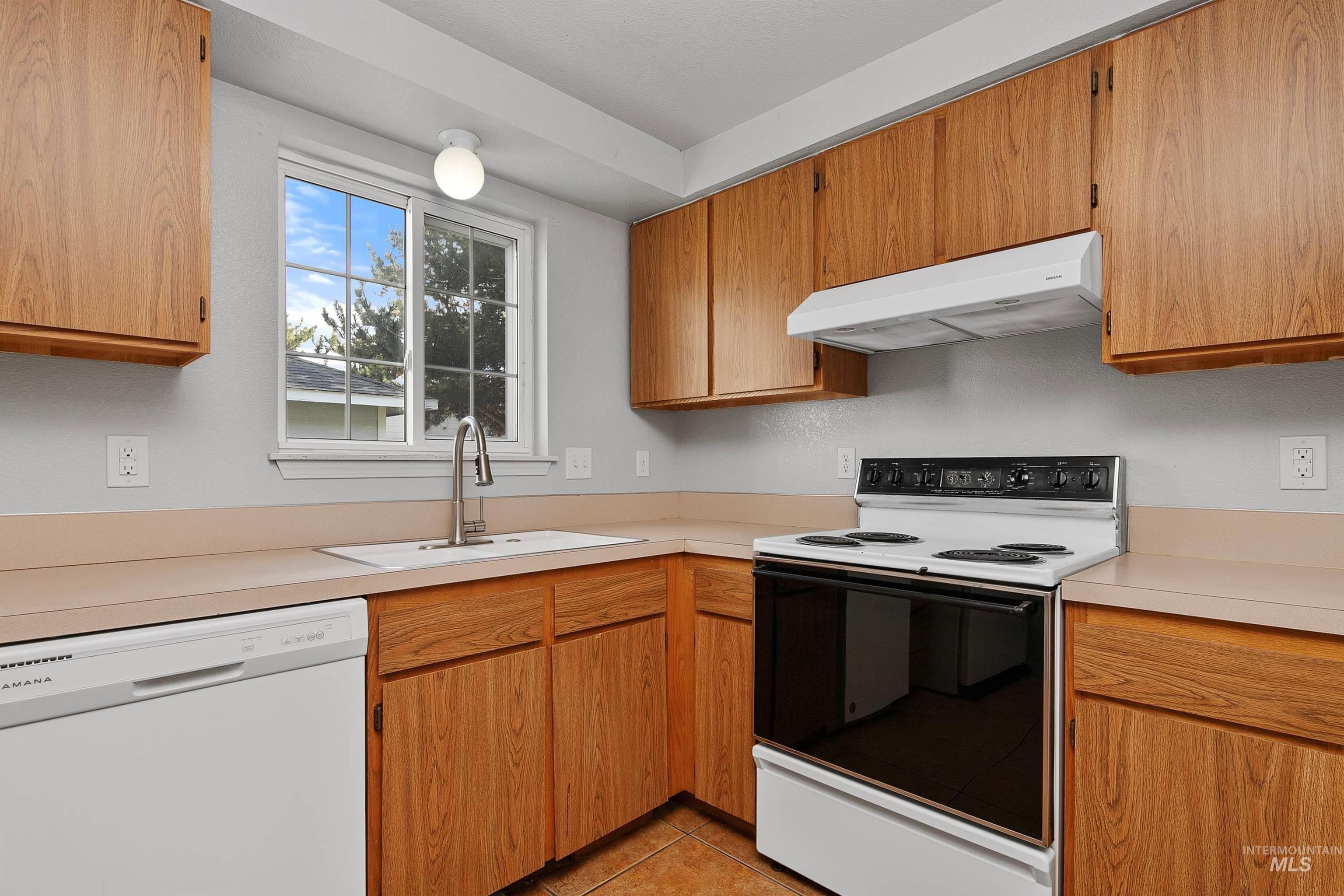 3742 W Rose Hill St, Boise, Idaho 83705, 2 Bedrooms, 1 Bathroom, Residential Income For Sale, Price $925,000, 98964196