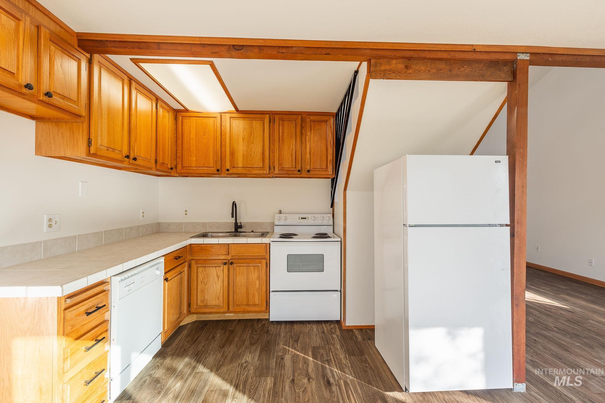 Unit C Kitchen/Dining