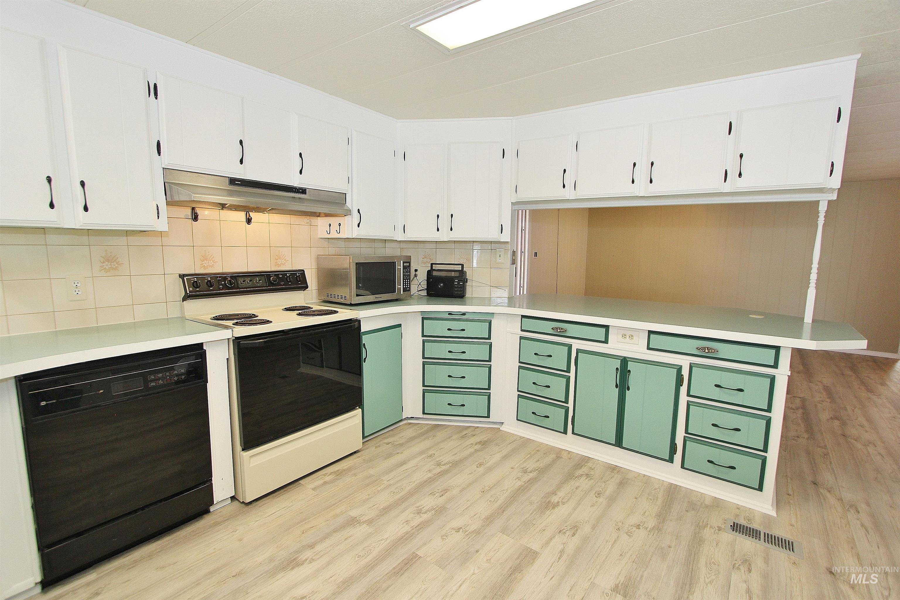 5651 Sudley Lane, Garden City, Idaho 83714, 3 Bedrooms, 2 Bathrooms, Residential For Sale, Price $199,999, 98964407
