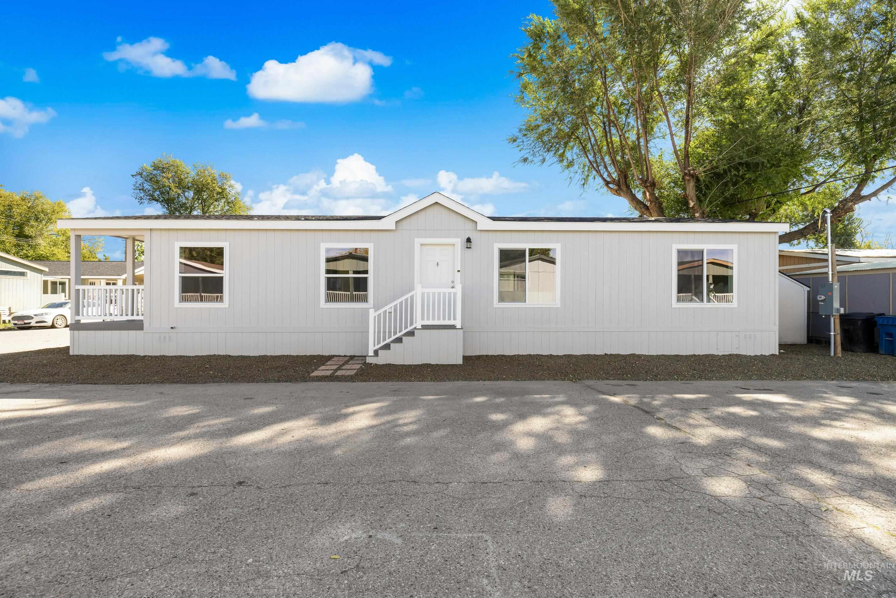 View of manufactured / mobile home