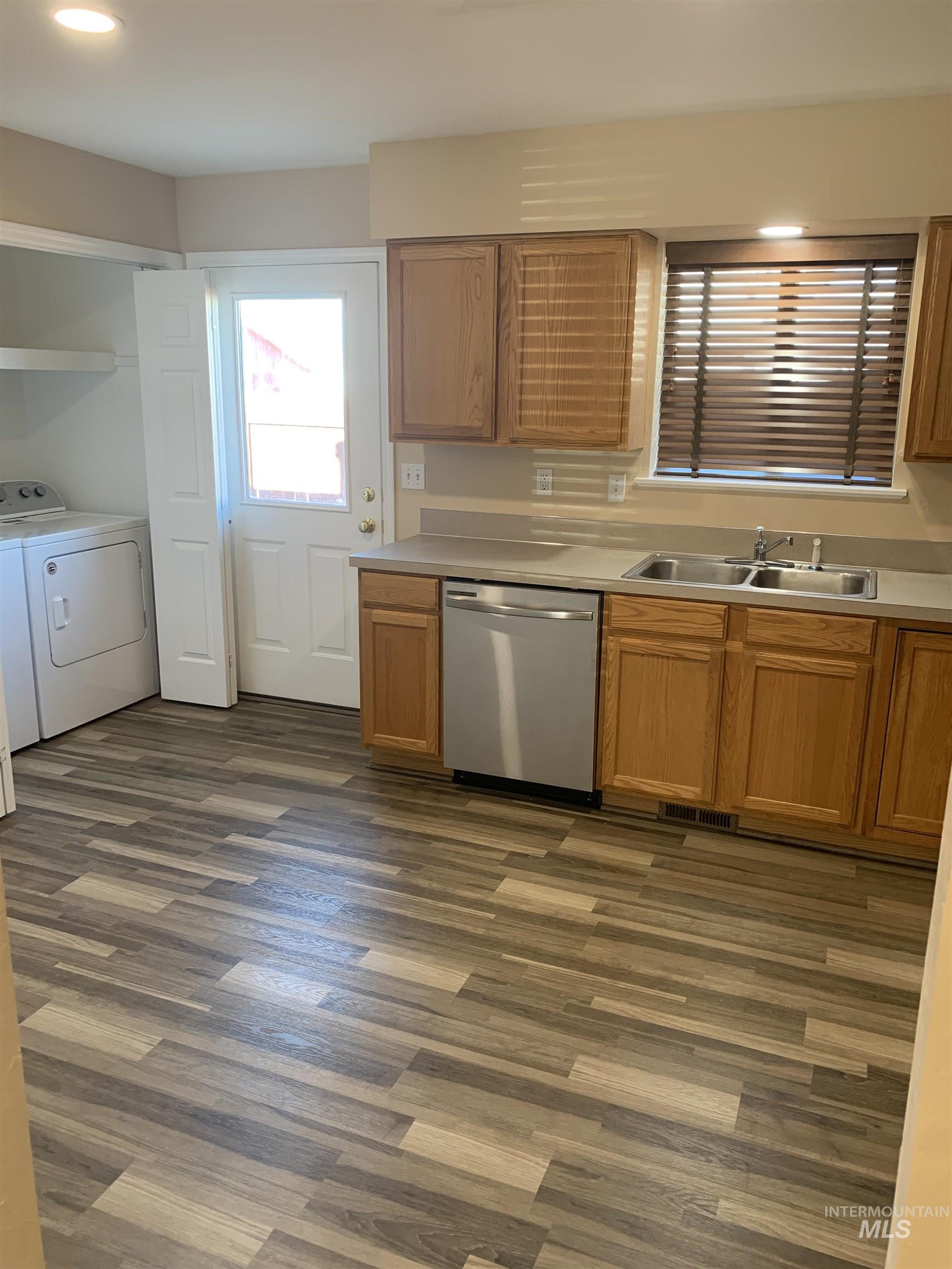 1020/1040 N 2nd St, Payette, Idaho 83661, 2 Bedrooms, 1 Bathroom, Residential Income For Sale, Price $399,000, 98964472