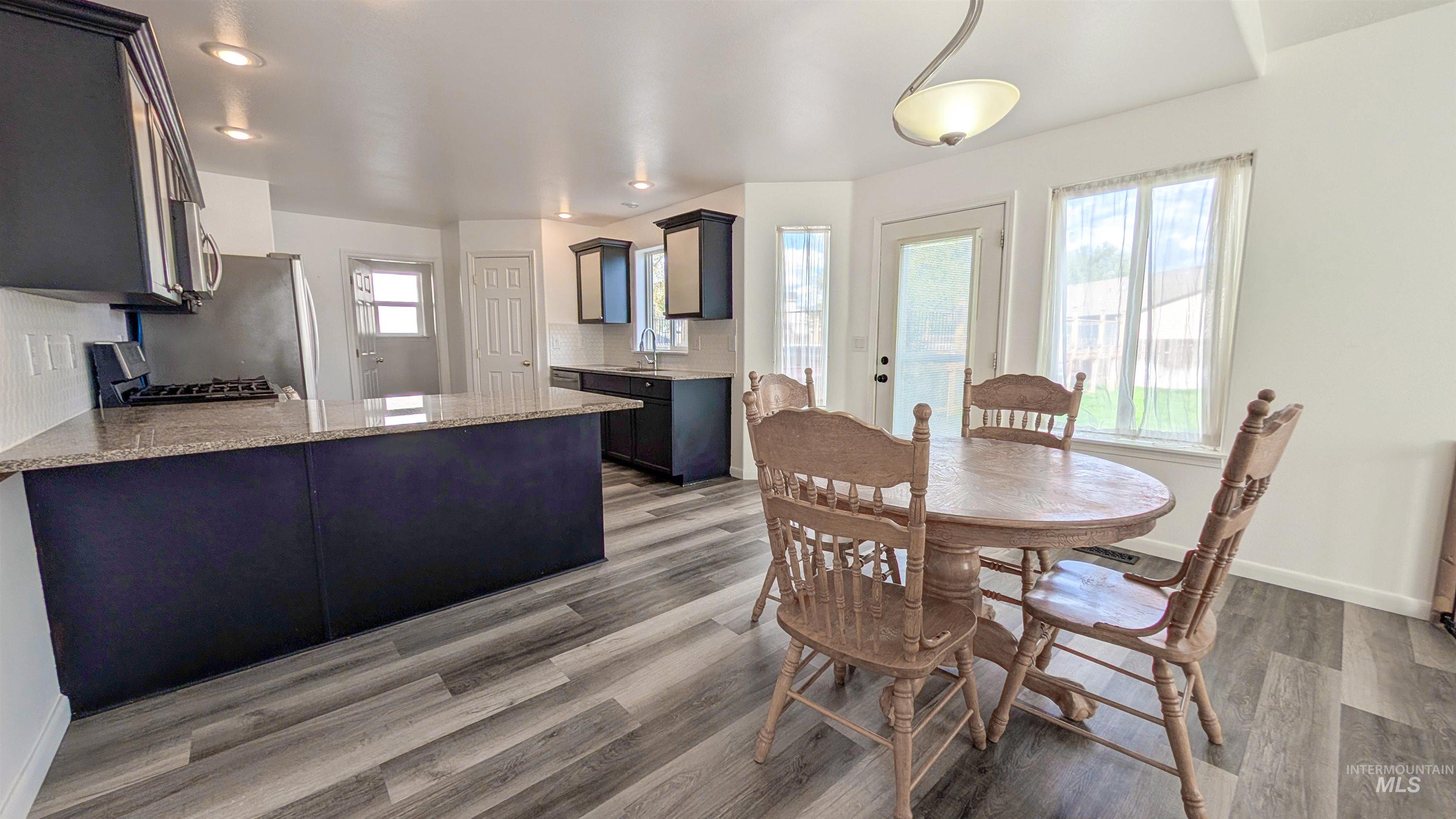 420 NW Heron, Mountain Home, Idaho 83647, 3 Bedrooms, 3.5 Bathrooms, Residential For Sale, Price $367,900, 98964532