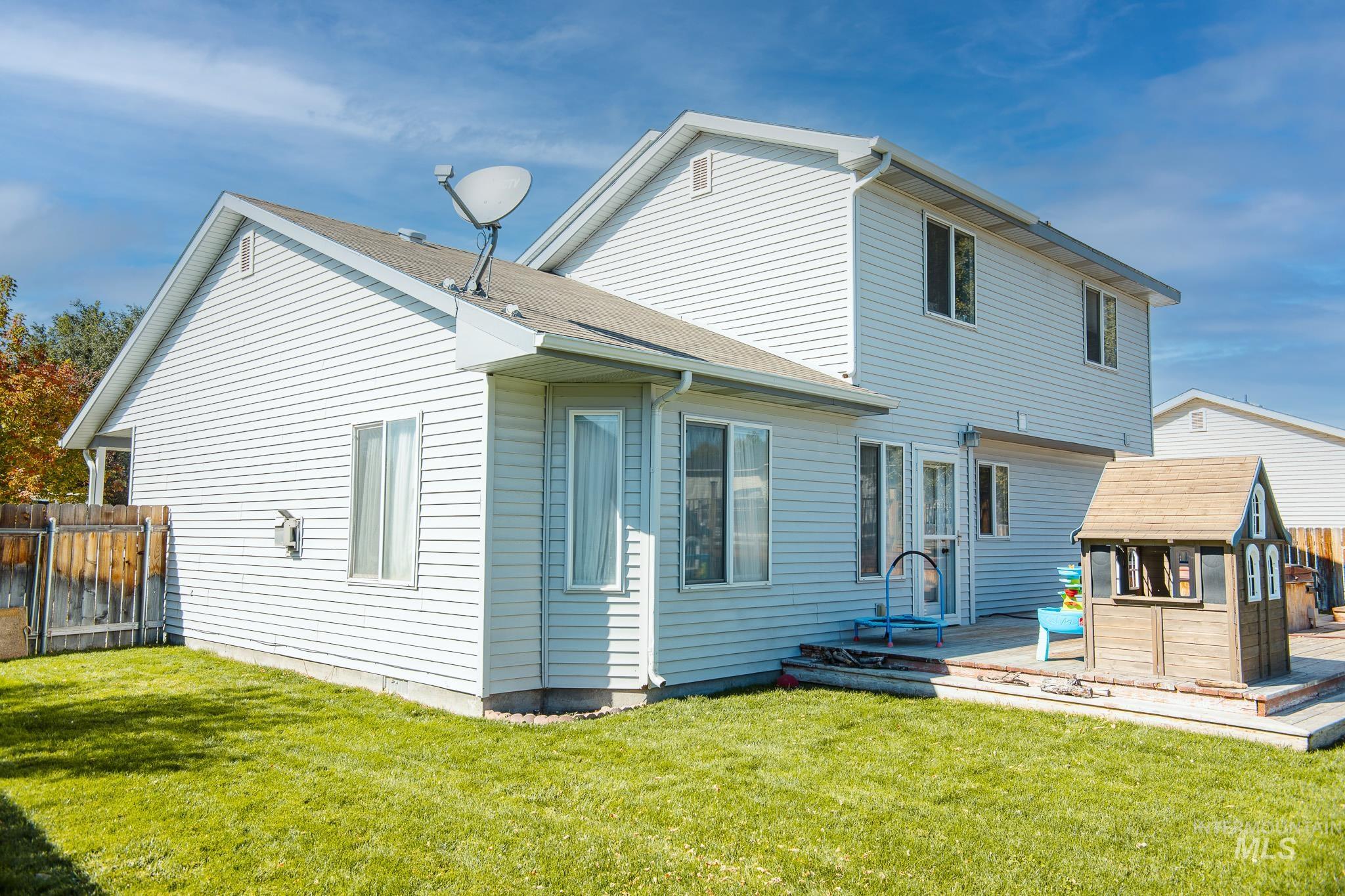 420 NW Heron, Mountain Home, Idaho 83647, 3 Bedrooms, 3.5 Bathrooms, Residential For Sale, Price $367,900, 98964532