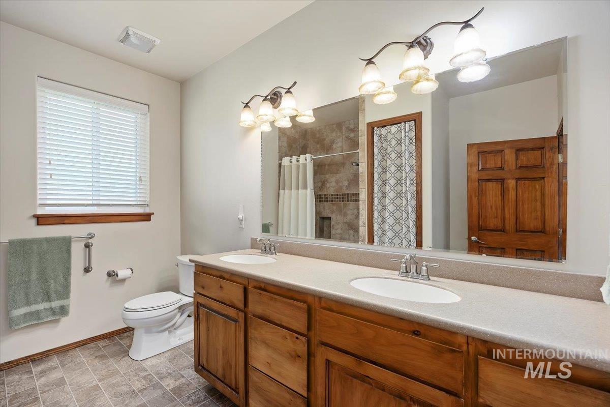 4477 Silver Lakes Ct, Buhl, Idaho 83316, 3 Bedrooms, 2.5 Bathrooms, Residential For Sale, Price $665,000, 98964573
